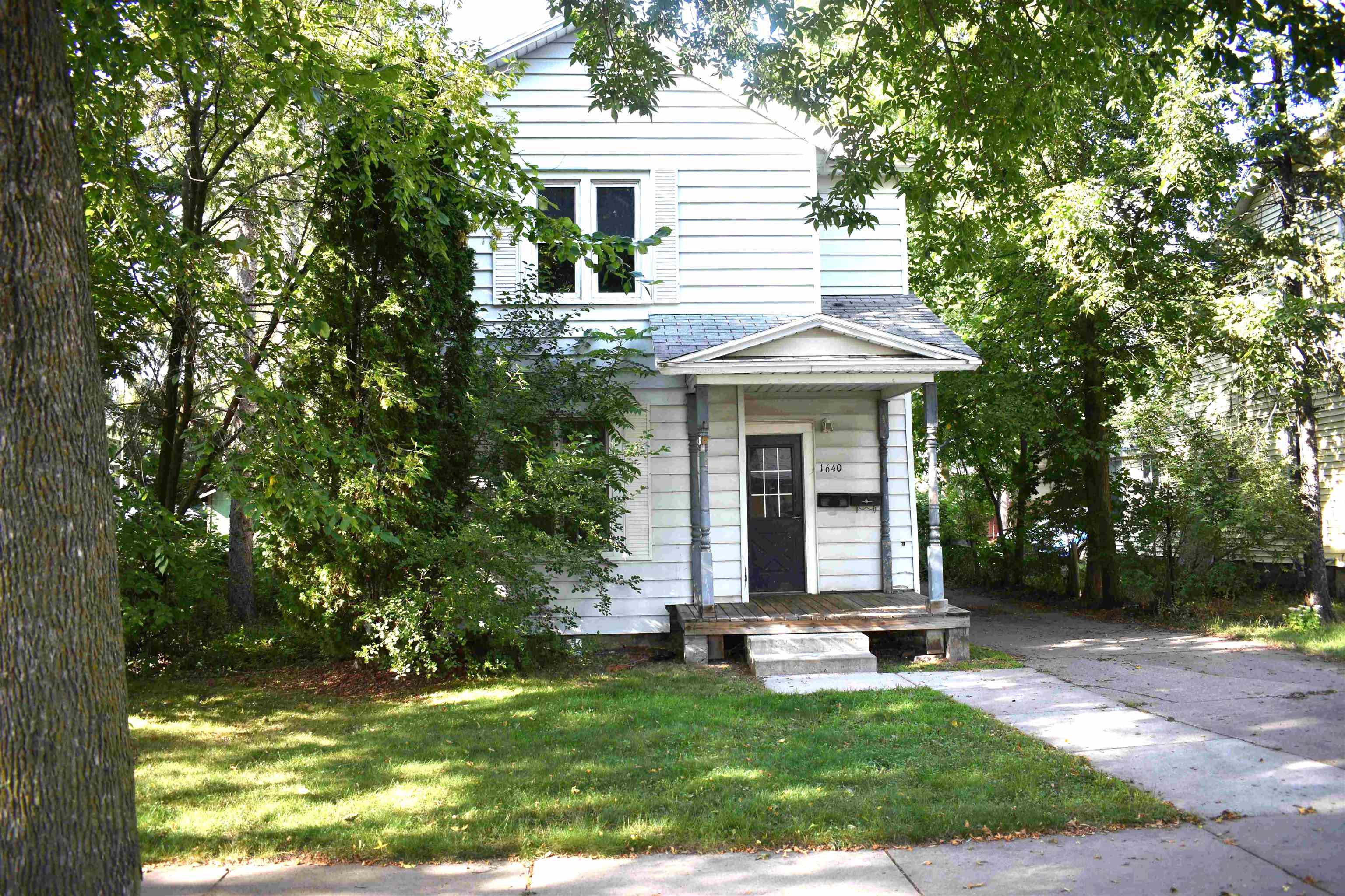 1640 COLLEGE AVENUE, Stevens Point, Wisconsin 54481, 4 Bedrooms Bedrooms, ,1 BathroomBathrooms,Multi-family,For Sale,1640 COLLEGE AVENUE,22604314
