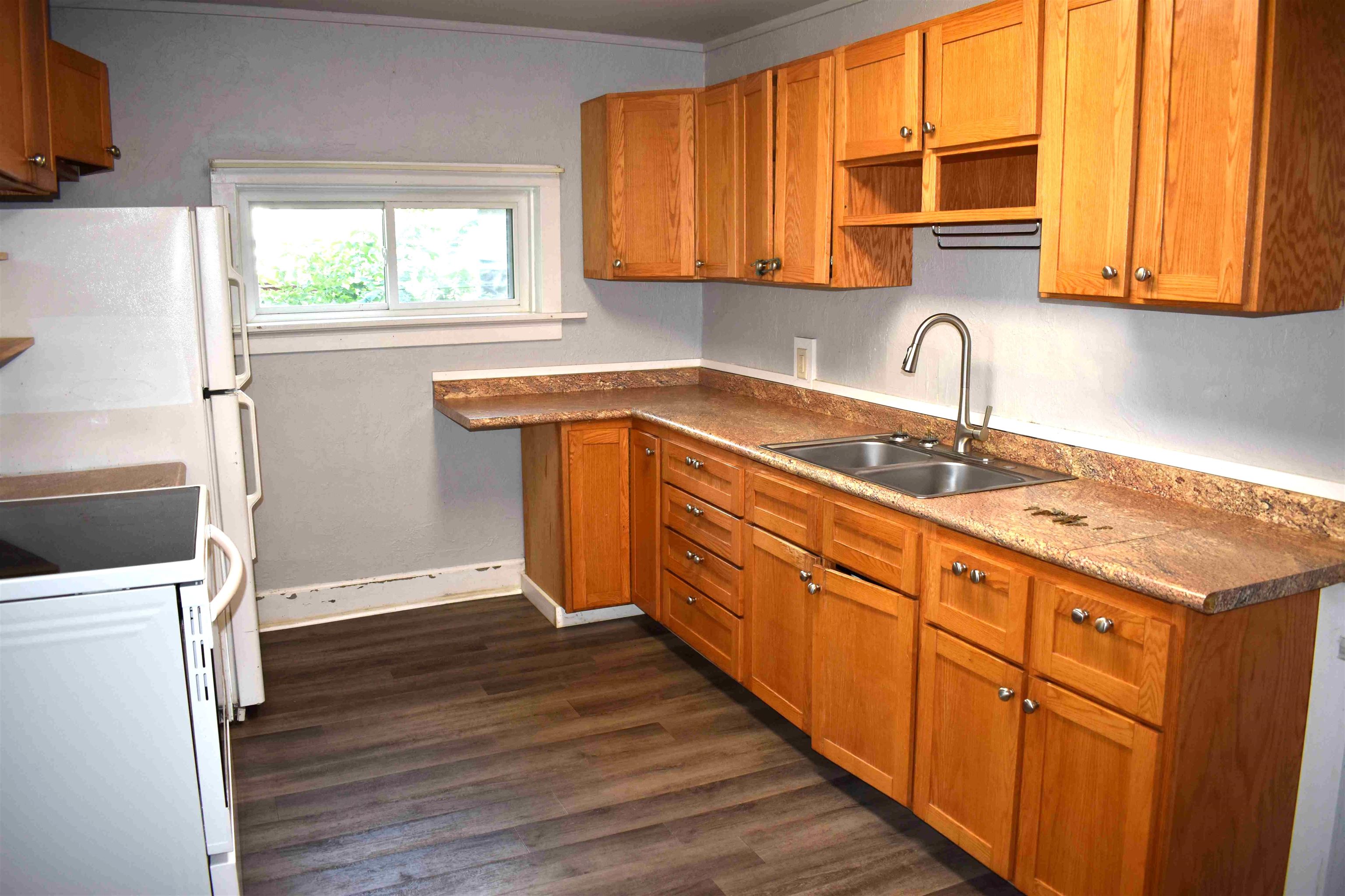 1640 COLLEGE AVENUE, Stevens Point, Wisconsin 54481, 4 Bedrooms Bedrooms, ,1 BathroomBathrooms,Multi-family,For Sale,1640 COLLEGE AVENUE,22604314