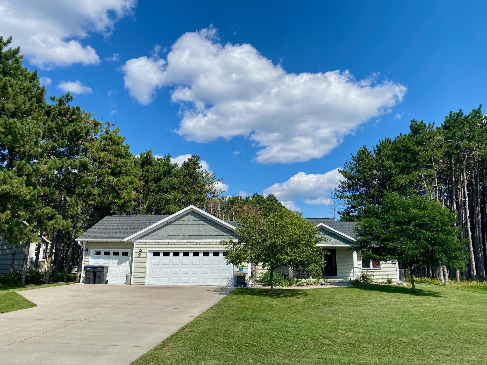 2570 TRUMAN AVENUE, Plover, Wisconsin 54467, 3 Bedrooms Bedrooms, ,2 BathroomsBathrooms,Residential,For Sale,2570 TRUMAN AVENUE,22604316