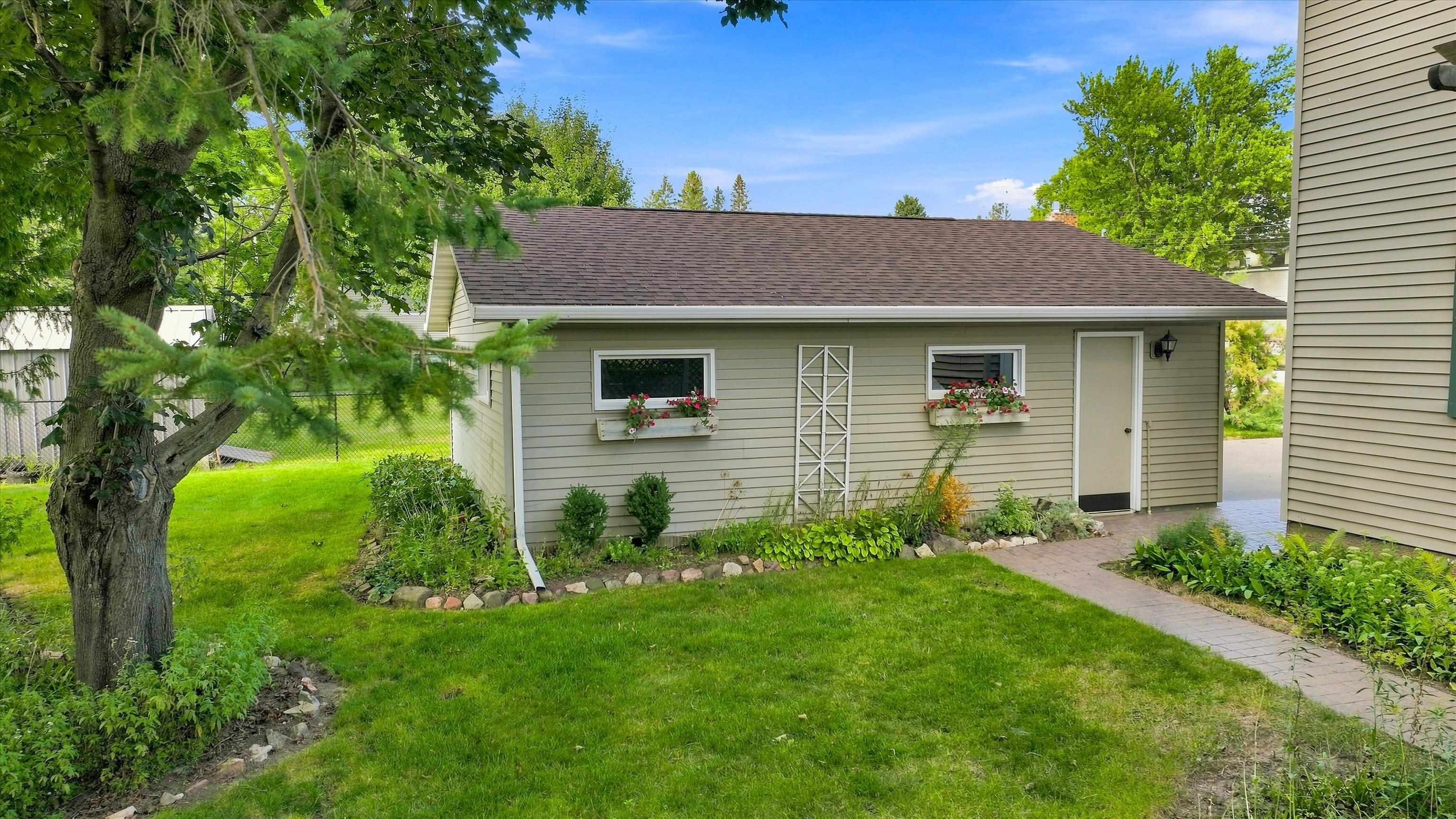 208 N WOOD AVENUE, Marshfield, Wisconsin 54449, 4 Bedrooms Bedrooms, ,1 BathroomBathrooms,Residential,For Sale,208 N WOOD AVENUE,22604322