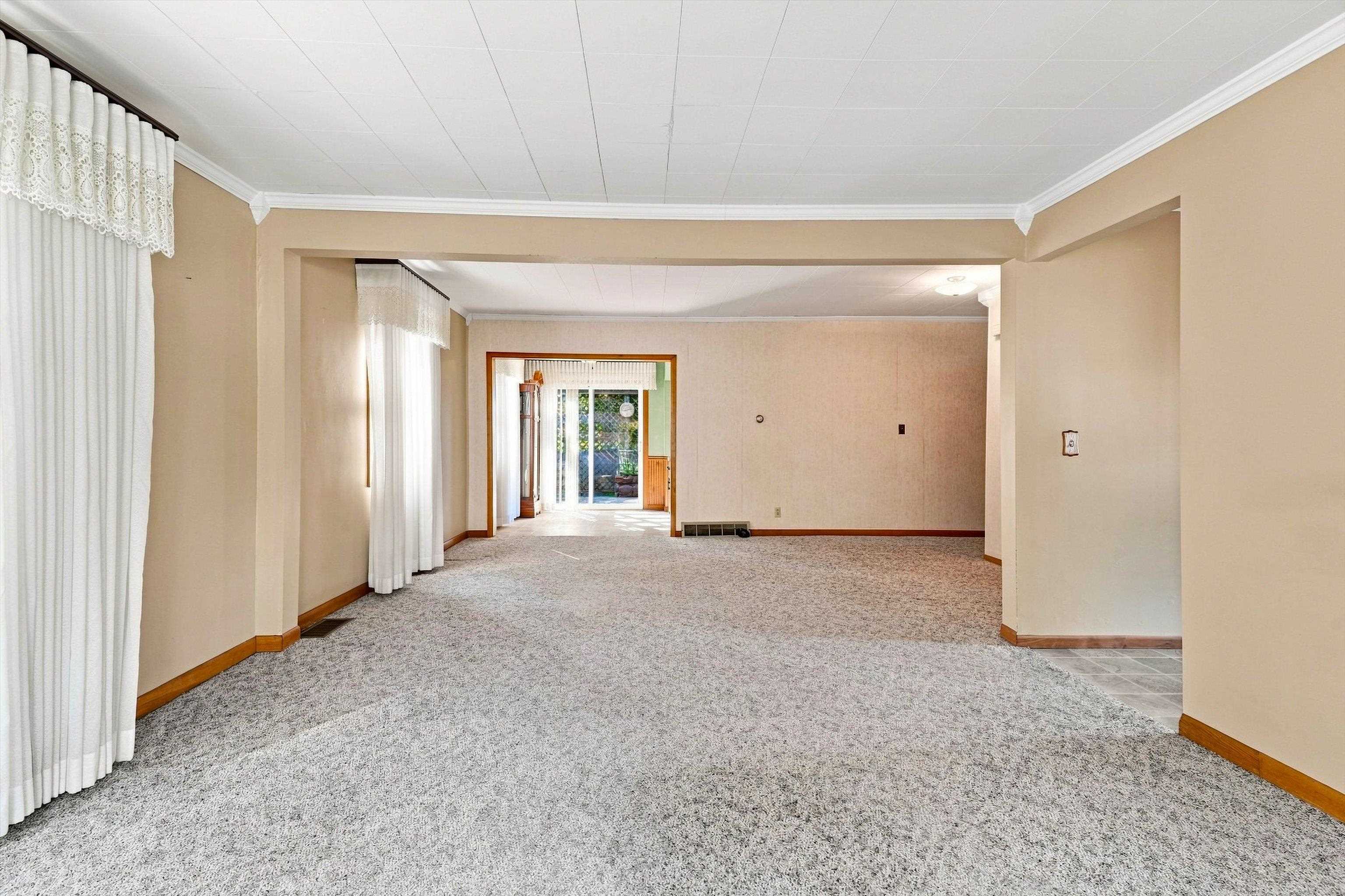 208 N WOOD AVENUE, Marshfield, Wisconsin 54449, 4 Bedrooms Bedrooms, ,1 BathroomBathrooms,Residential,For Sale,208 N WOOD AVENUE,22604322