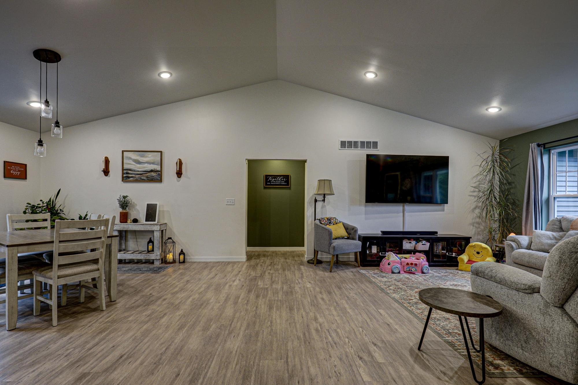 1511 Pine Notch Lane, Tomahawk, Wisconsin 54487, 5 Bedrooms Bedrooms, ,3 BathroomsBathrooms,Residential,For Sale,1511 Pine Notch Lane,22604330