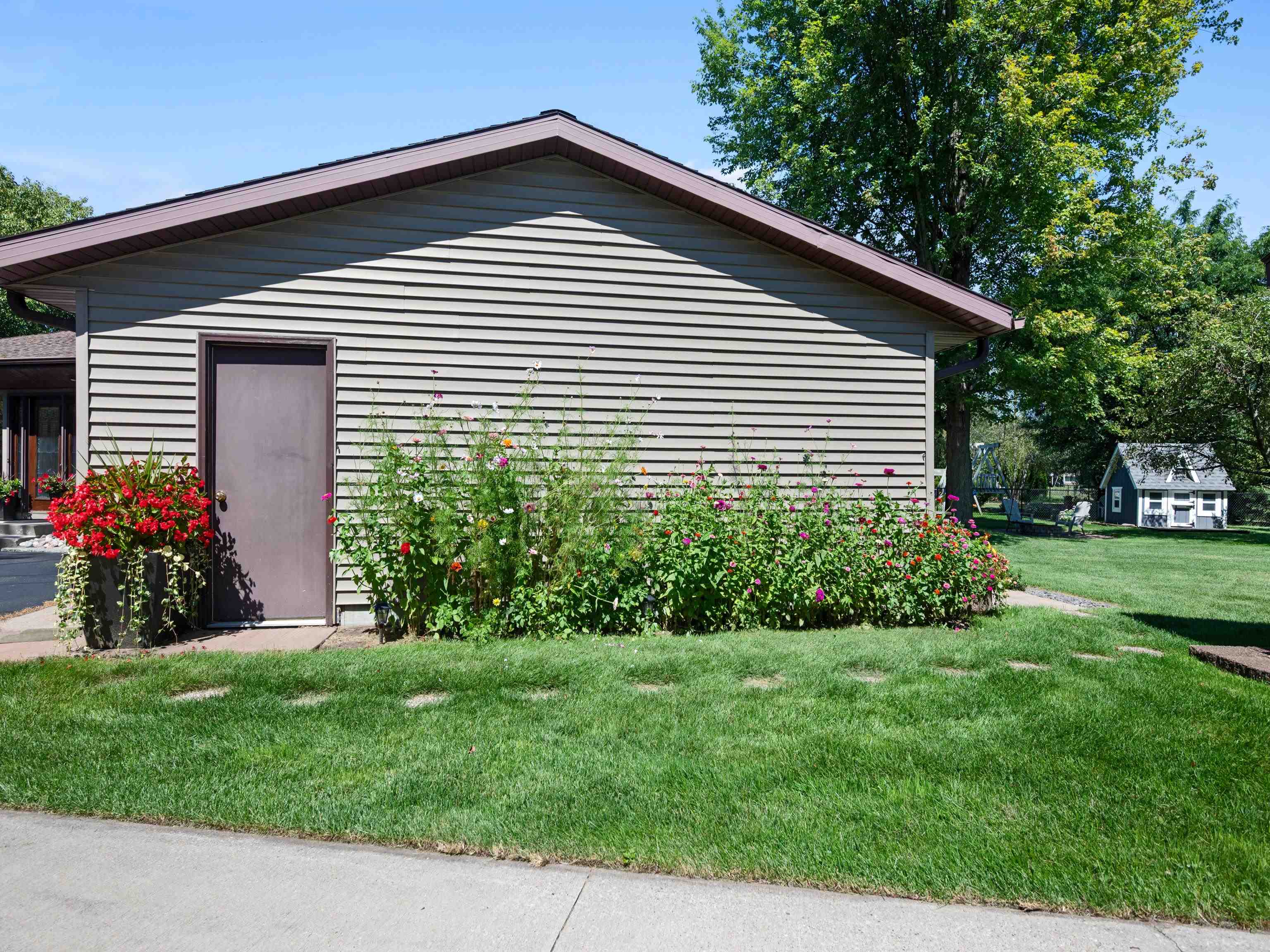 2040 BIRCH DRIVE, Plover, Wisconsin 54467, 4 Bedrooms Bedrooms, ,2 BathroomsBathrooms,Residential,For Sale,2040 BIRCH DRIVE,22604334