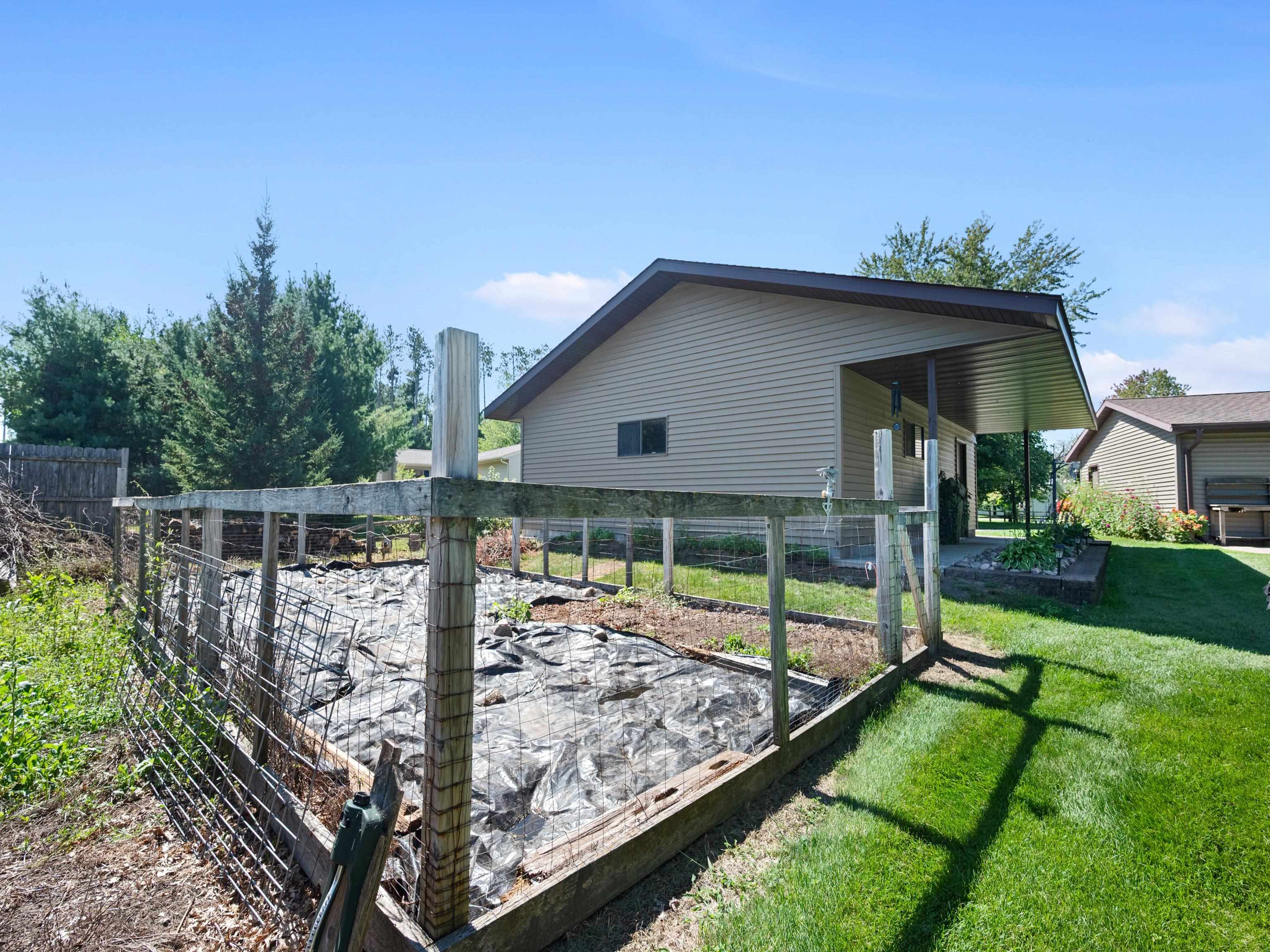 2040 BIRCH DRIVE, Plover, Wisconsin 54467, 4 Bedrooms Bedrooms, ,2 BathroomsBathrooms,Residential,For Sale,2040 BIRCH DRIVE,22604334