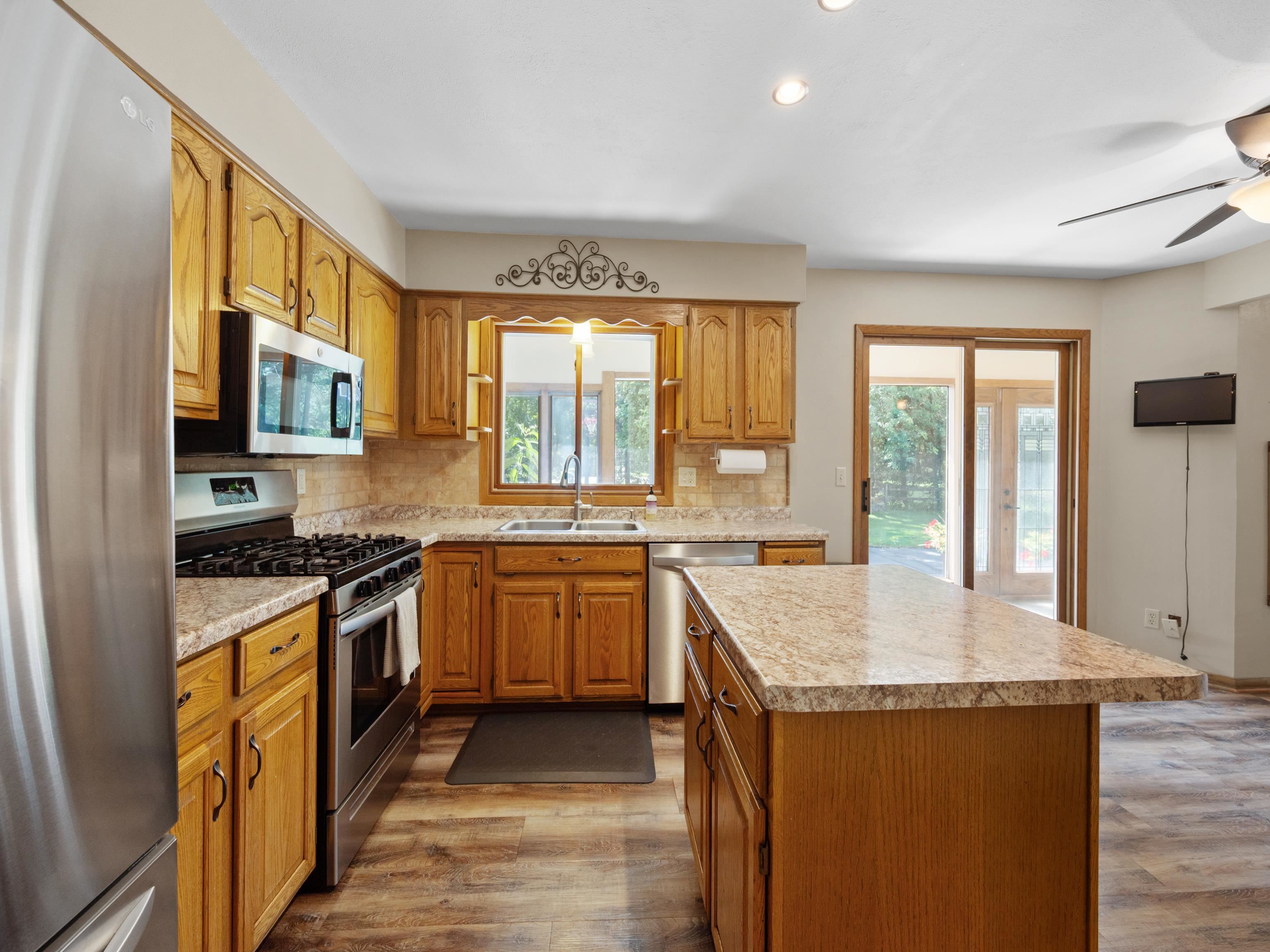 2040 BIRCH DRIVE, Plover, Wisconsin 54467, 4 Bedrooms Bedrooms, ,2 BathroomsBathrooms,Residential,For Sale,2040 BIRCH DRIVE,22604334