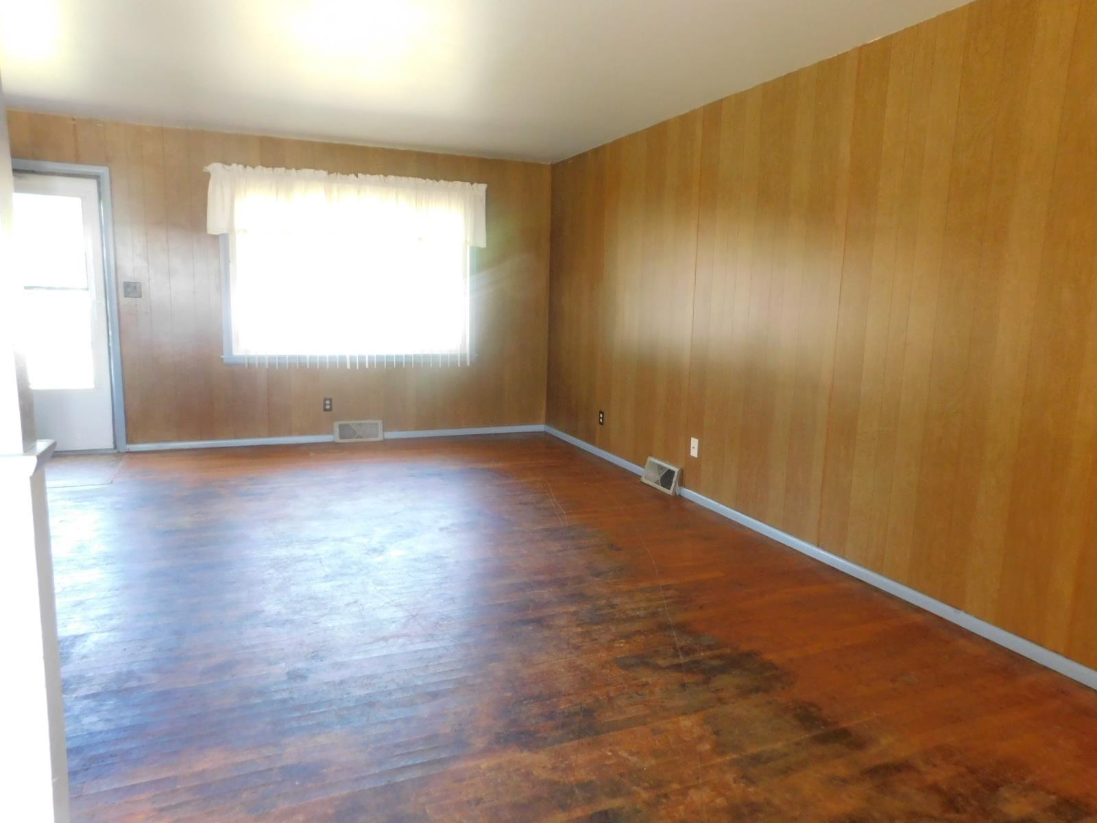 1707 MATHEWS STREET, Merrill, Wisconsin 54452, 3 Bedrooms Bedrooms, ,1 BathroomBathrooms,Residential,For Sale,1707 MATHEWS STREET,22604341