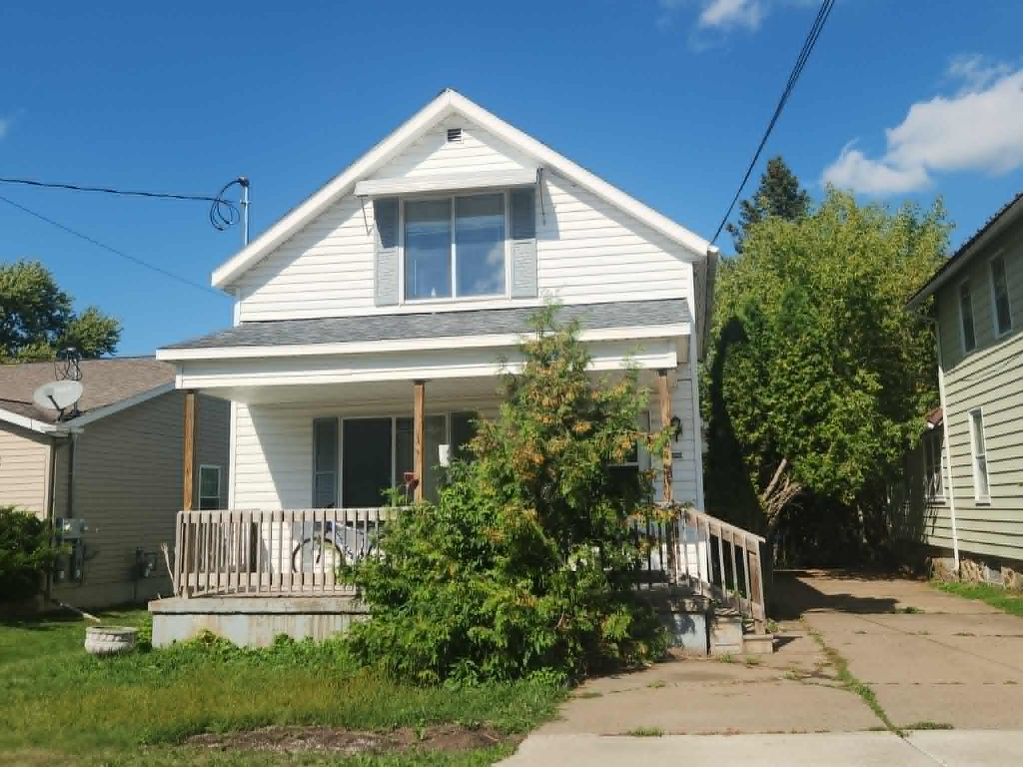 307 W CLEVELAND STREET, Marshfield, Wisconsin 54449, 3 Bedrooms Bedrooms, 5 Rooms Rooms,1 BathroomBathrooms,Multi-family,For Sale,307 W CLEVELAND STREET,22604346