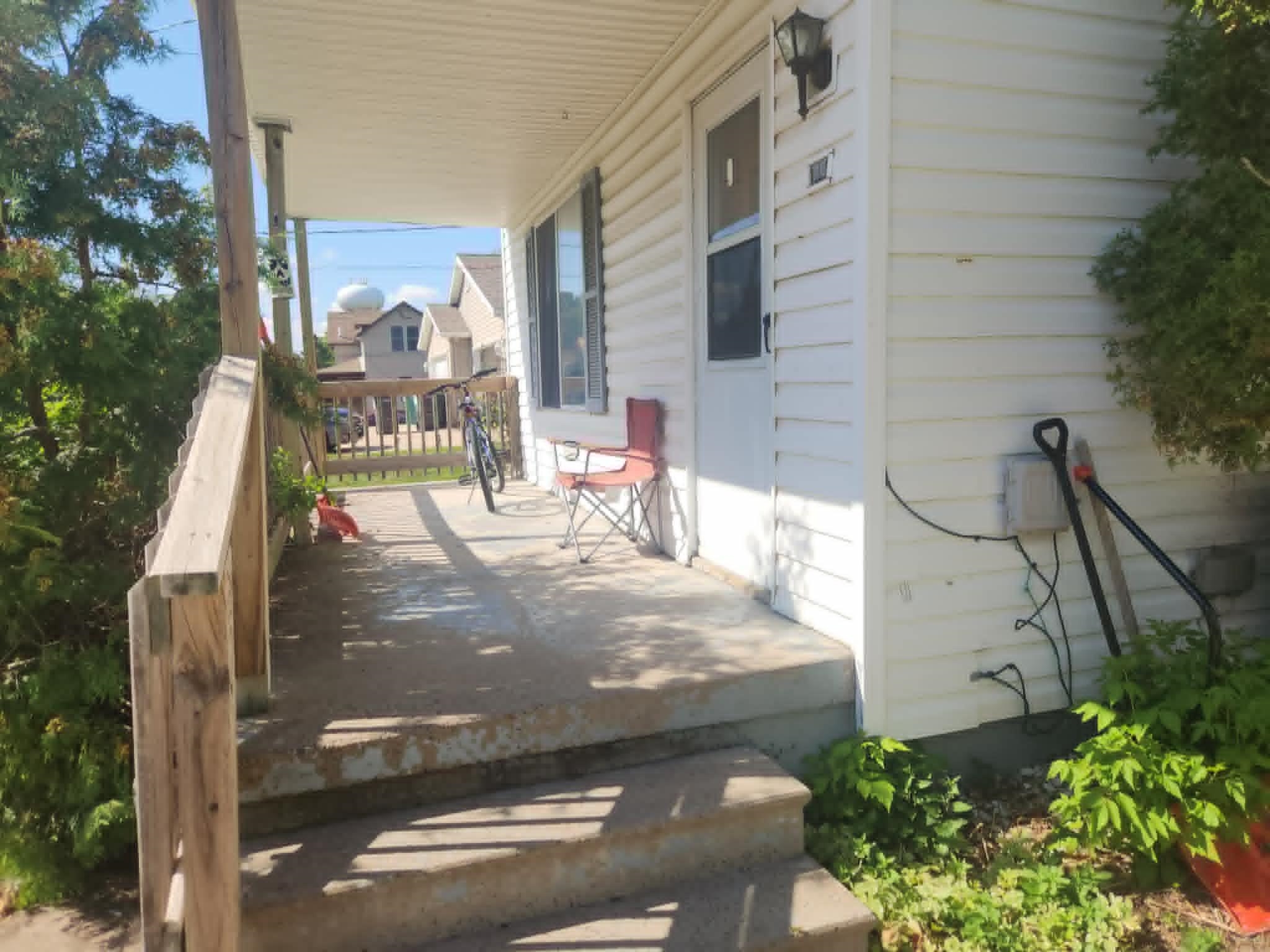 307 W CLEVELAND STREET, Marshfield, Wisconsin 54449, 3 Bedrooms Bedrooms, 5 Rooms Rooms,1 BathroomBathrooms,Multi-family,For Sale,307 W CLEVELAND STREET,22604346