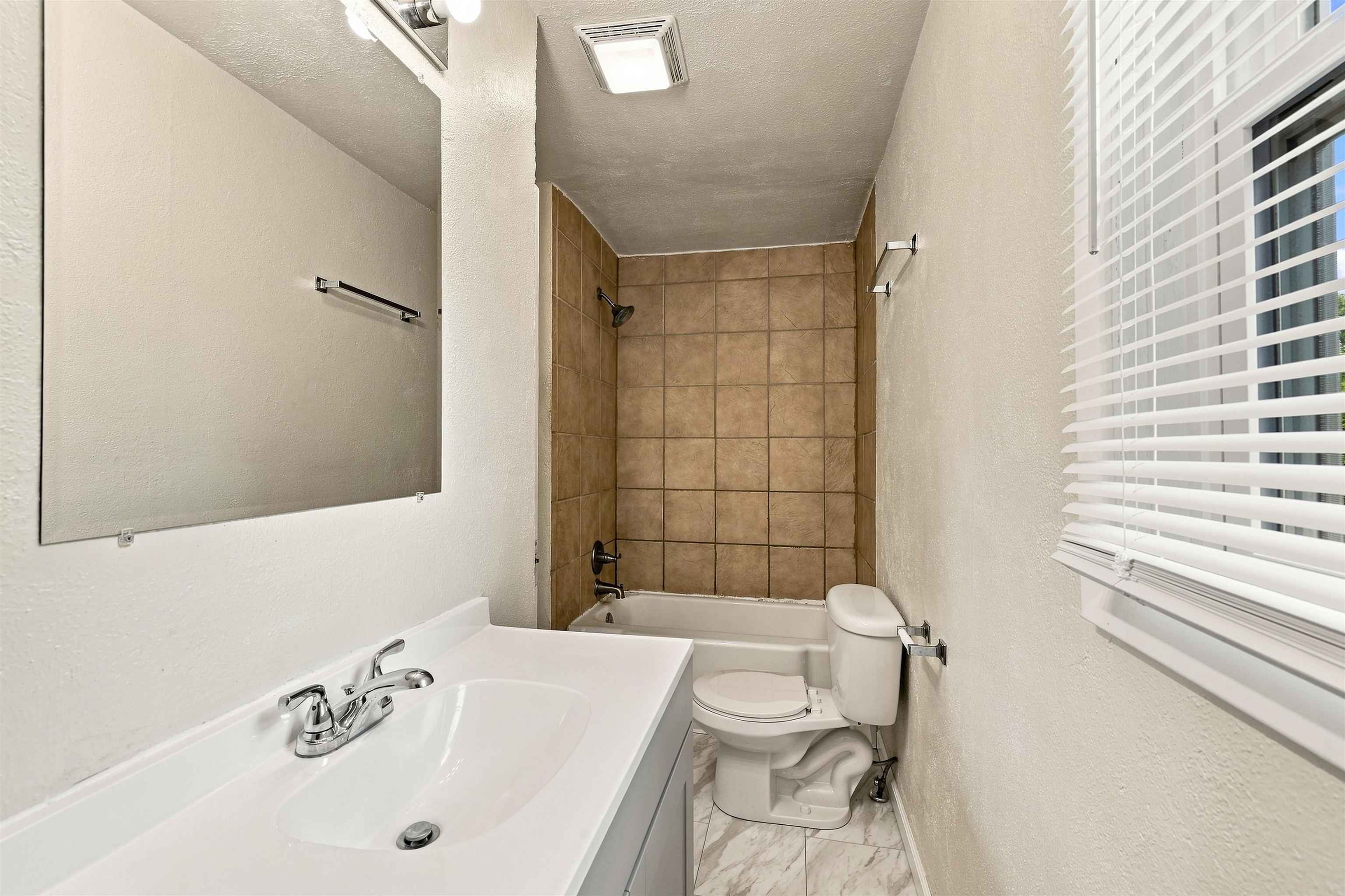 325 WASHINGTON AVENUE, Stevens Point, Wisconsin 54481, 3 Bedrooms Bedrooms, ,1 BathroomBathrooms,Residential,For Sale,325 WASHINGTON AVENUE,22604348