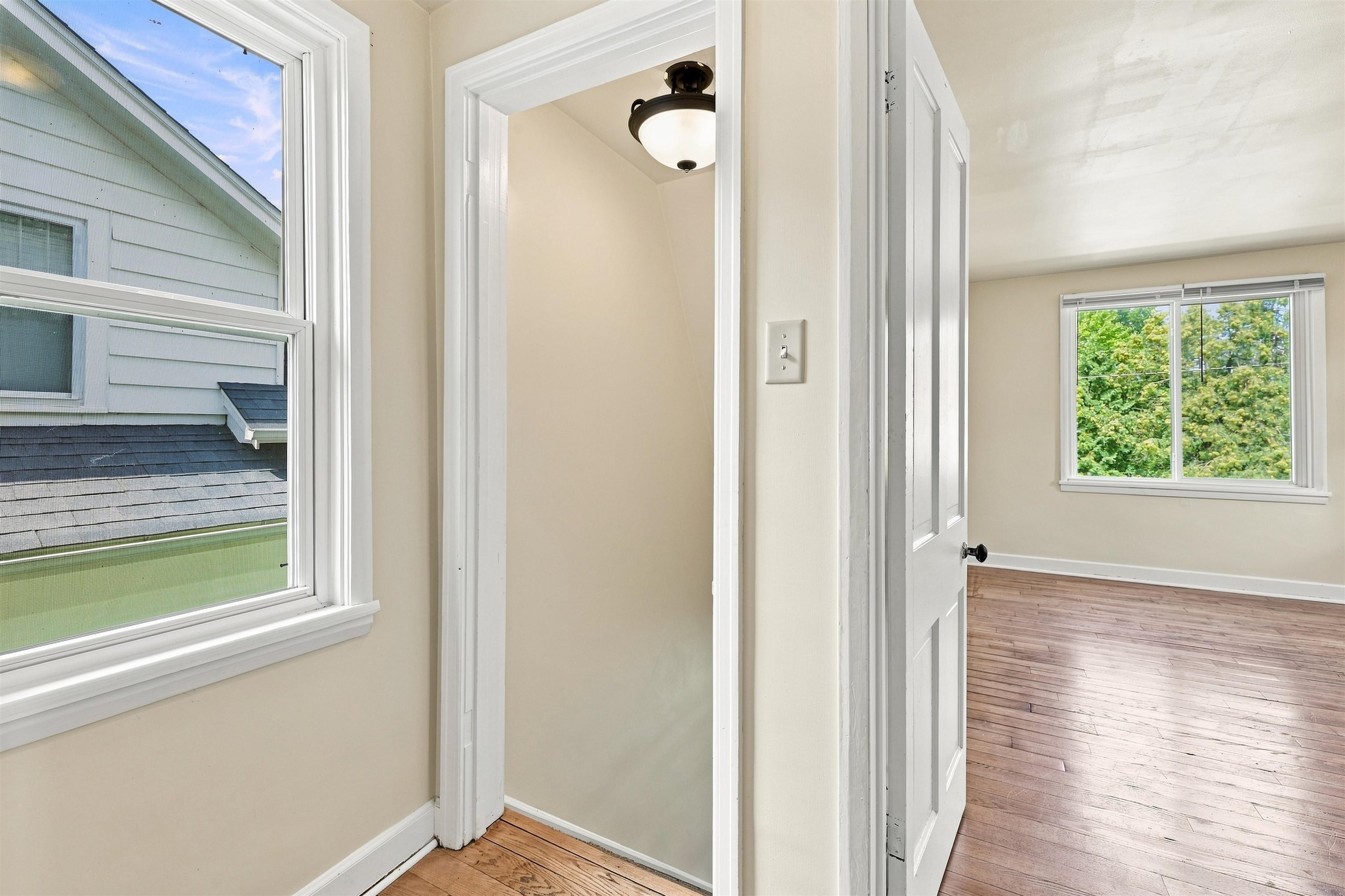 325 WASHINGTON AVENUE, Stevens Point, Wisconsin 54481, 3 Bedrooms Bedrooms, ,1 BathroomBathrooms,Residential,For Sale,325 WASHINGTON AVENUE,22604348