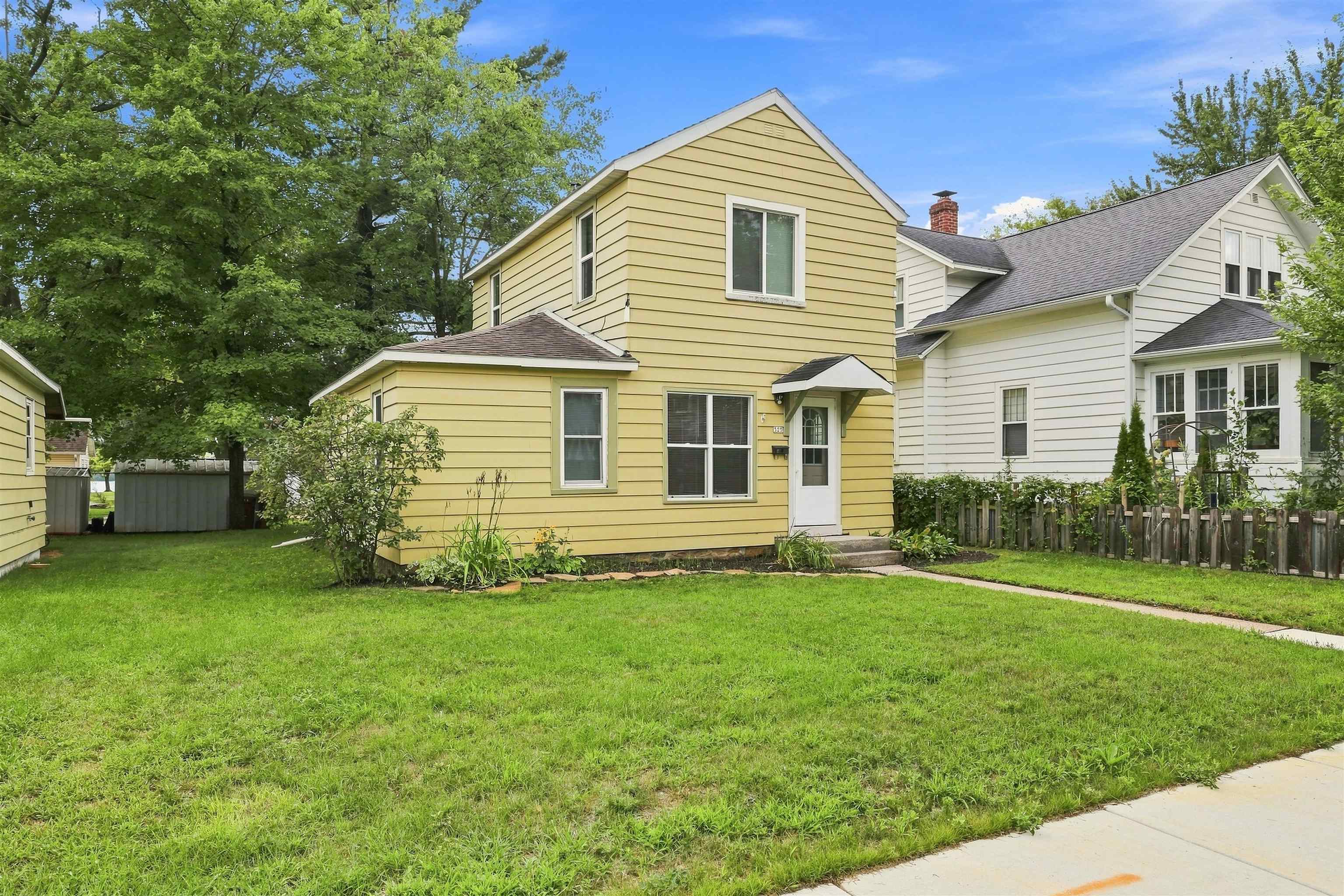 325 WASHINGTON AVENUE, Stevens Point, Wisconsin 54481, 3 Bedrooms Bedrooms, ,1 BathroomBathrooms,Residential,For Sale,325 WASHINGTON AVENUE,22604348