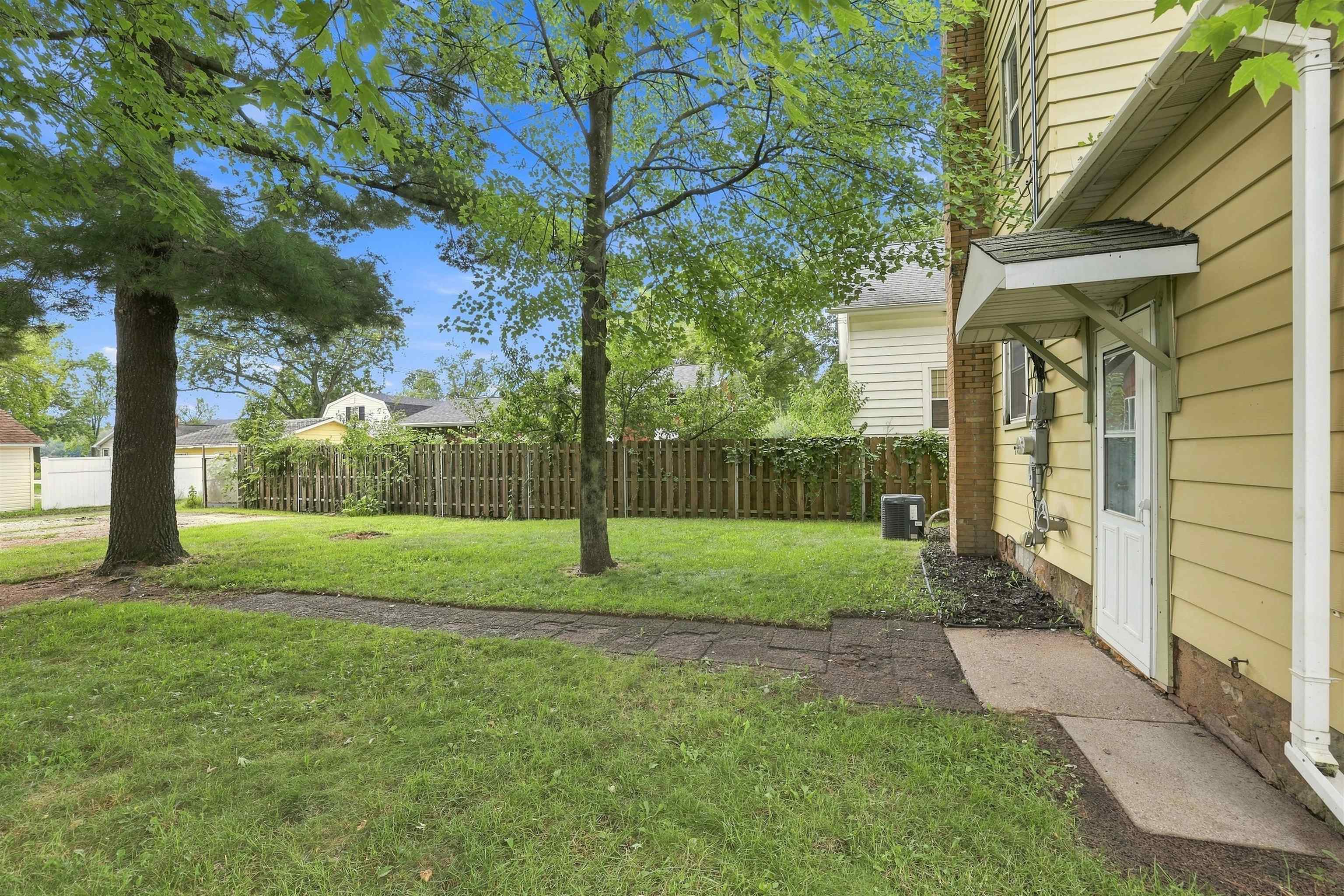 325 WASHINGTON AVENUE, Stevens Point, Wisconsin 54481, 3 Bedrooms Bedrooms, ,1 BathroomBathrooms,Residential,For Sale,325 WASHINGTON AVENUE,22604348