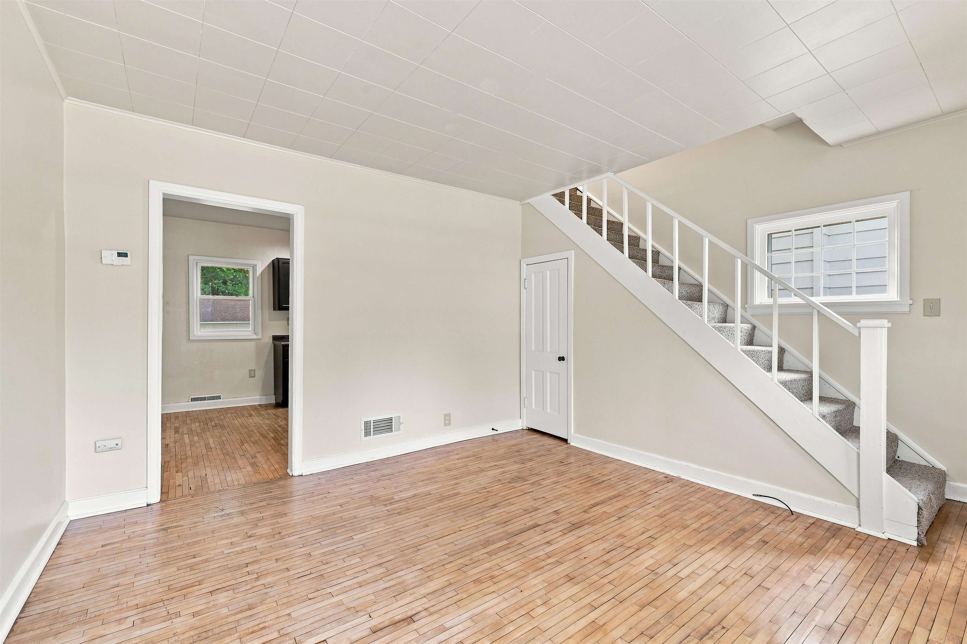 325 WASHINGTON AVENUE, Stevens Point, Wisconsin 54481, 3 Bedrooms Bedrooms, ,1 BathroomBathrooms,Residential,For Sale,325 WASHINGTON AVENUE,22604348