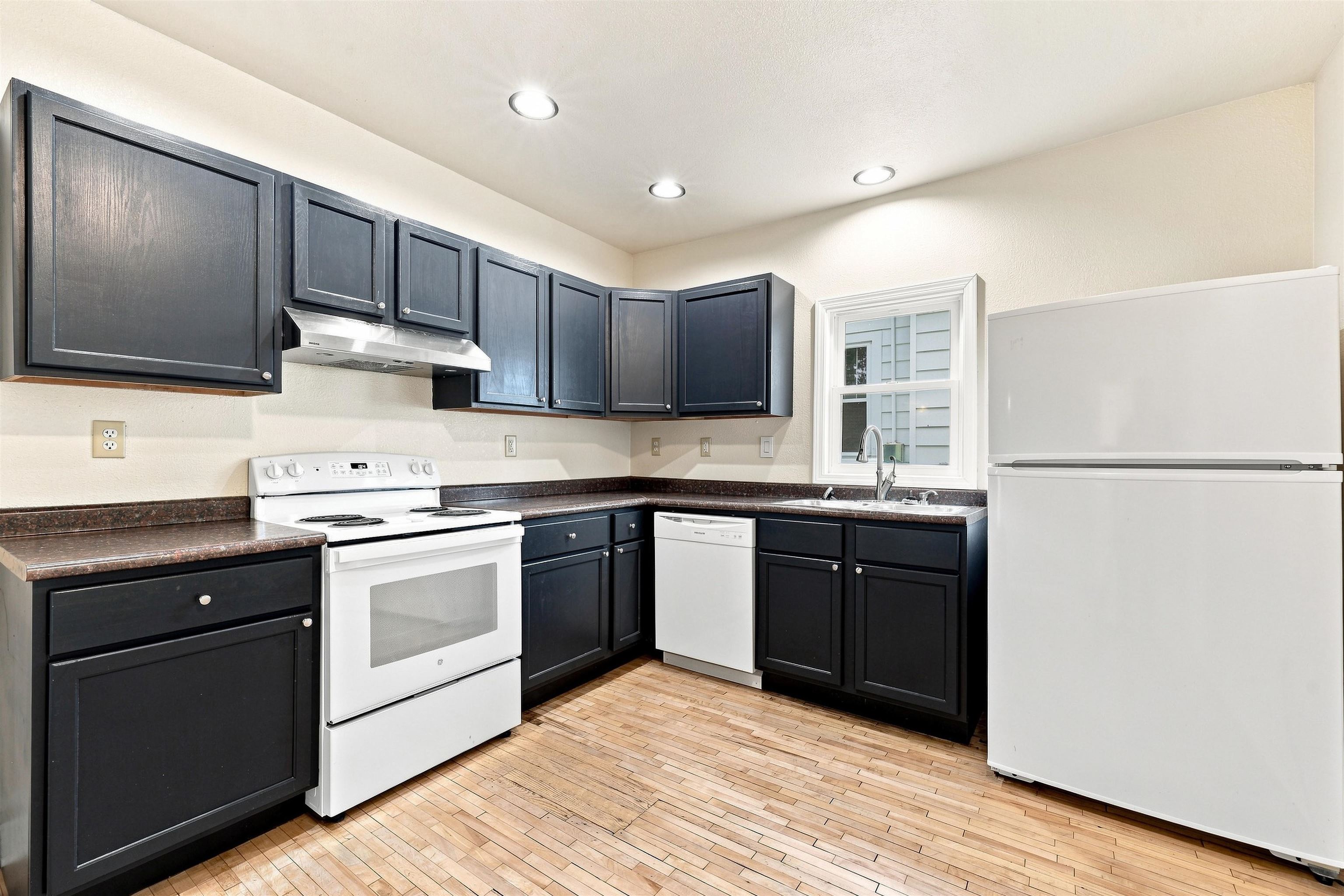 325 WASHINGTON AVENUE, Stevens Point, Wisconsin 54481, 3 Bedrooms Bedrooms, ,1 BathroomBathrooms,Residential,For Sale,325 WASHINGTON AVENUE,22604348