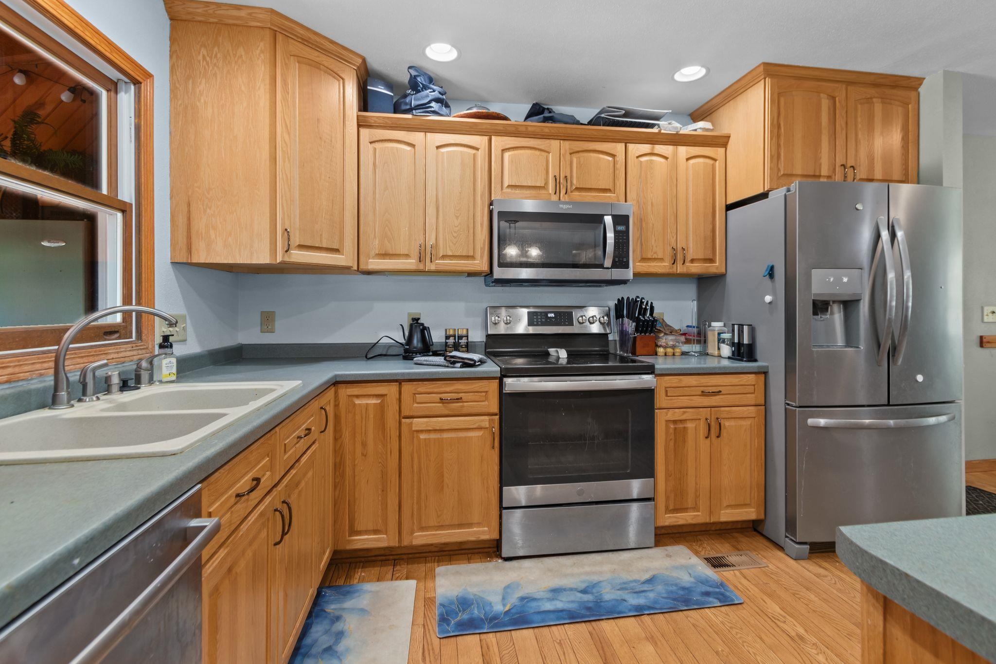 1811 WHISPERING PINE DRIVE, Plover, Wisconsin 54467, 3 Bedrooms Bedrooms, ,2 BathroomsBathrooms,Residential,For Sale,1811 WHISPERING PINE DRIVE,22604349
