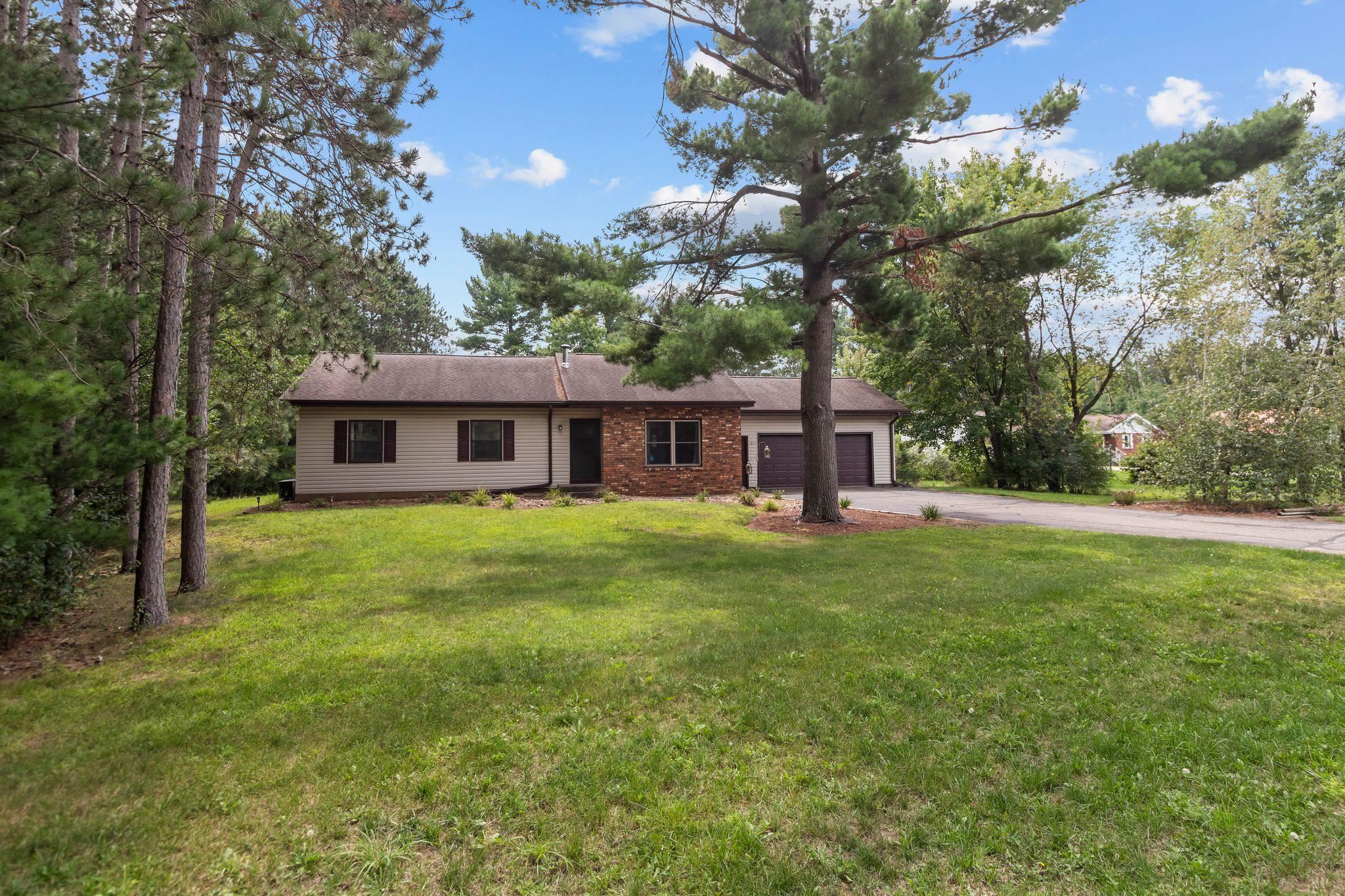 1811 WHISPERING PINE DRIVE, Plover, Wisconsin 54467, 3 Bedrooms Bedrooms, ,2 BathroomsBathrooms,Residential,For Sale,1811 WHISPERING PINE DRIVE,22604349