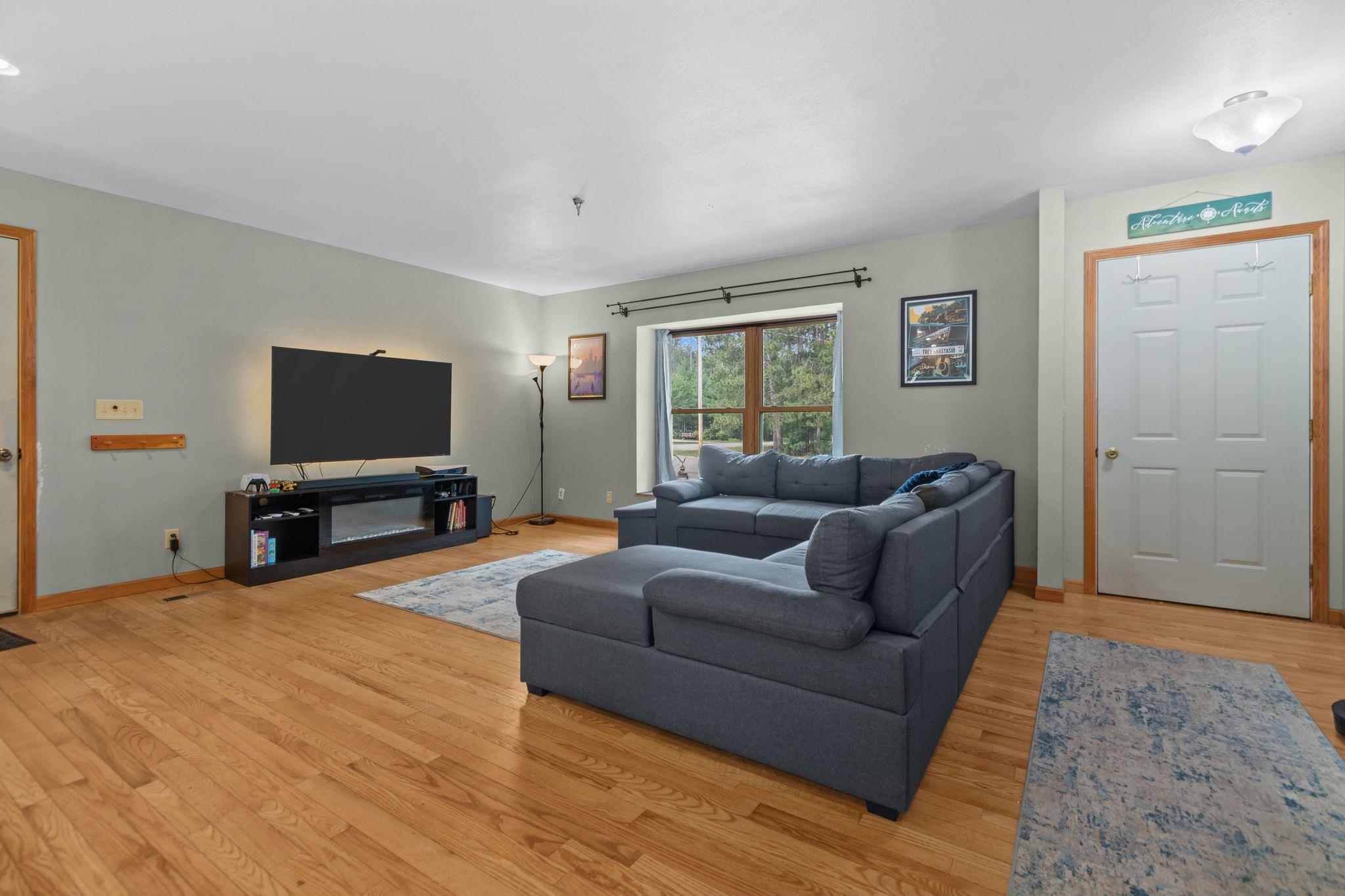 1811 WHISPERING PINE DRIVE, Plover, Wisconsin 54467, 3 Bedrooms Bedrooms, ,2 BathroomsBathrooms,Residential,For Sale,1811 WHISPERING PINE DRIVE,22604349