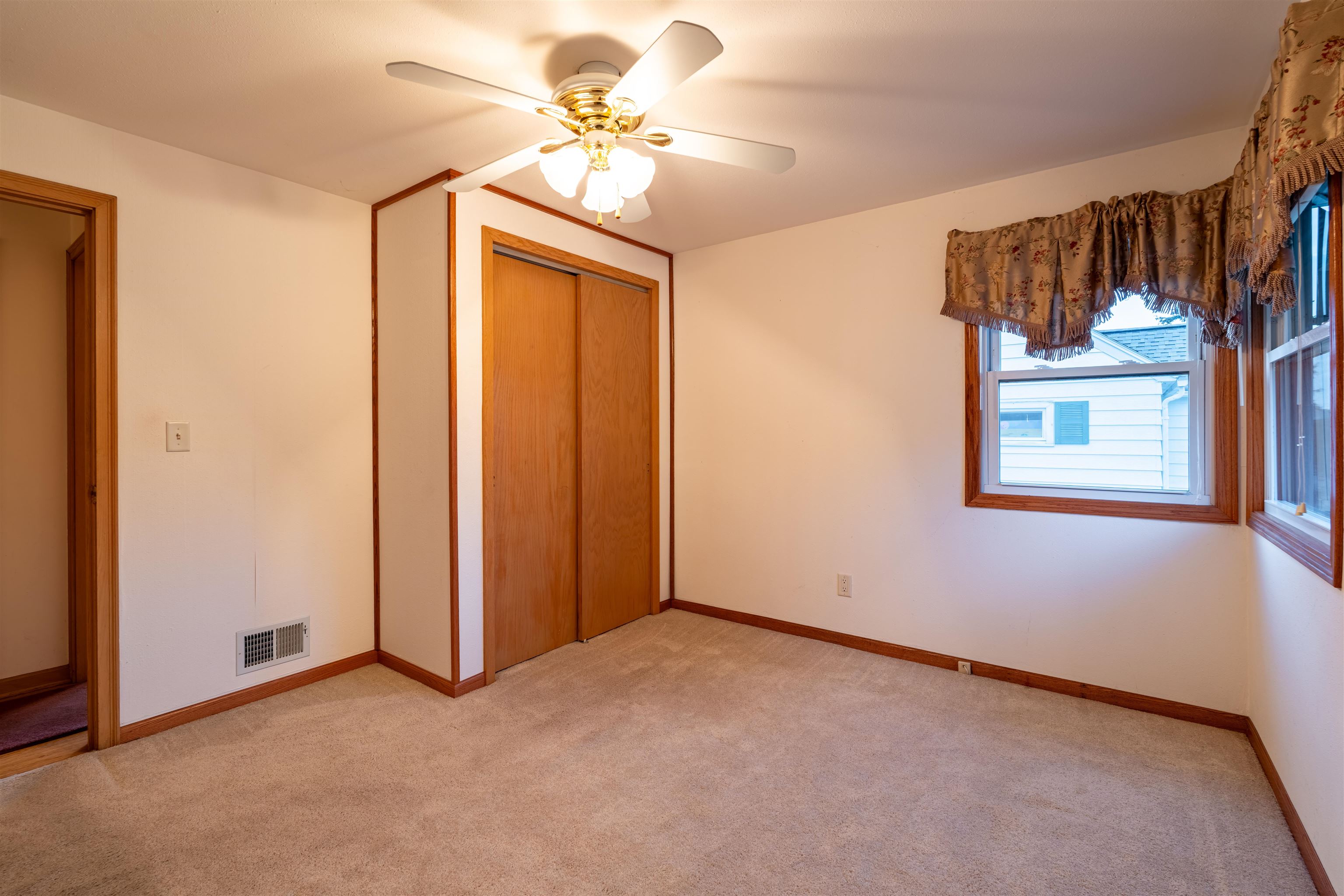 310 N 9TH AVENUE, Wausau, Wisconsin 54401, 2 Bedrooms Bedrooms, ,1 BathroomBathrooms,Residential,For Sale,310 N 9TH AVENUE,22604355