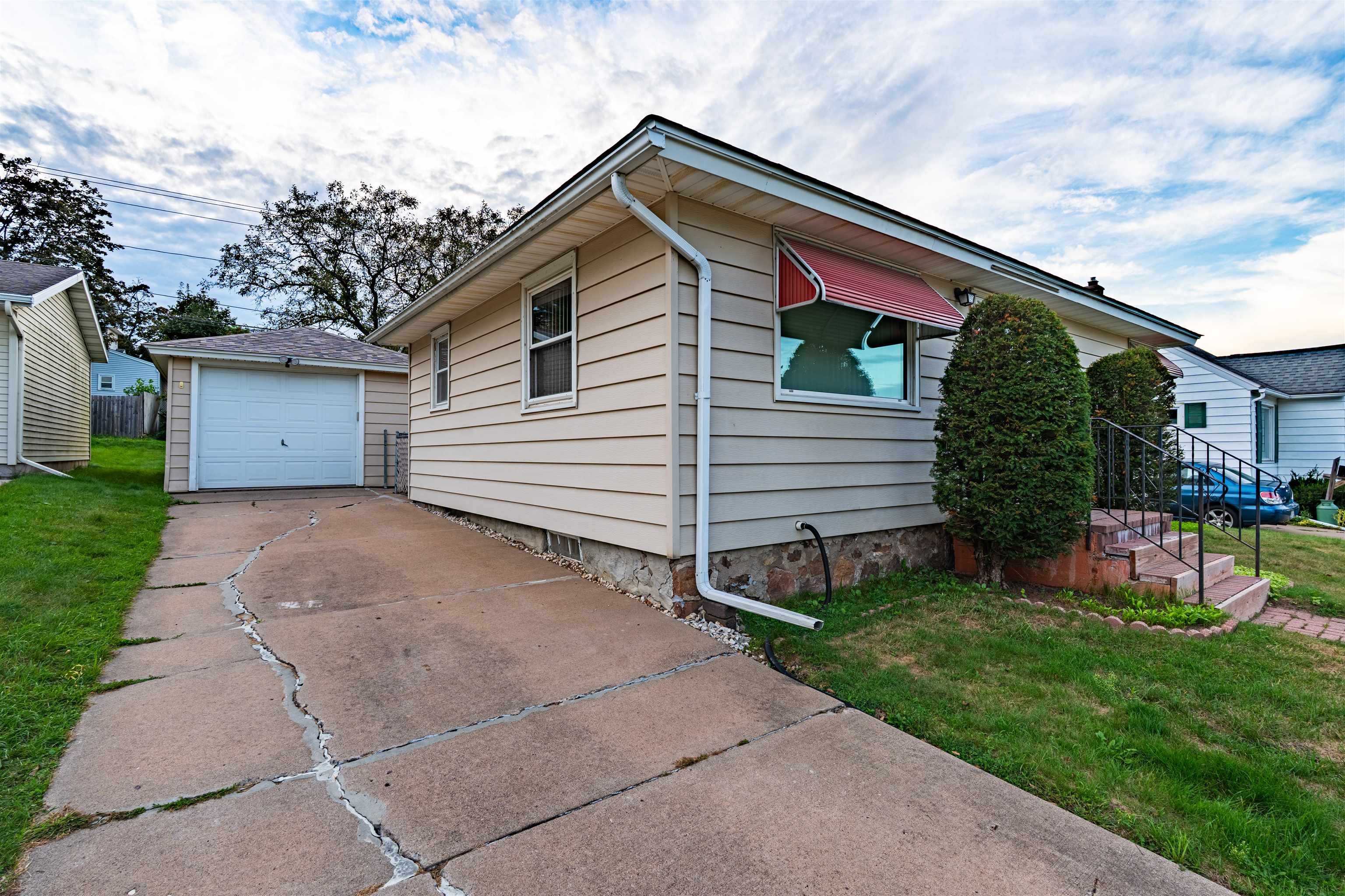310 N 9TH AVENUE, Wausau, Wisconsin 54401, 2 Bedrooms Bedrooms, ,1 BathroomBathrooms,Residential,For Sale,310 N 9TH AVENUE,22604355