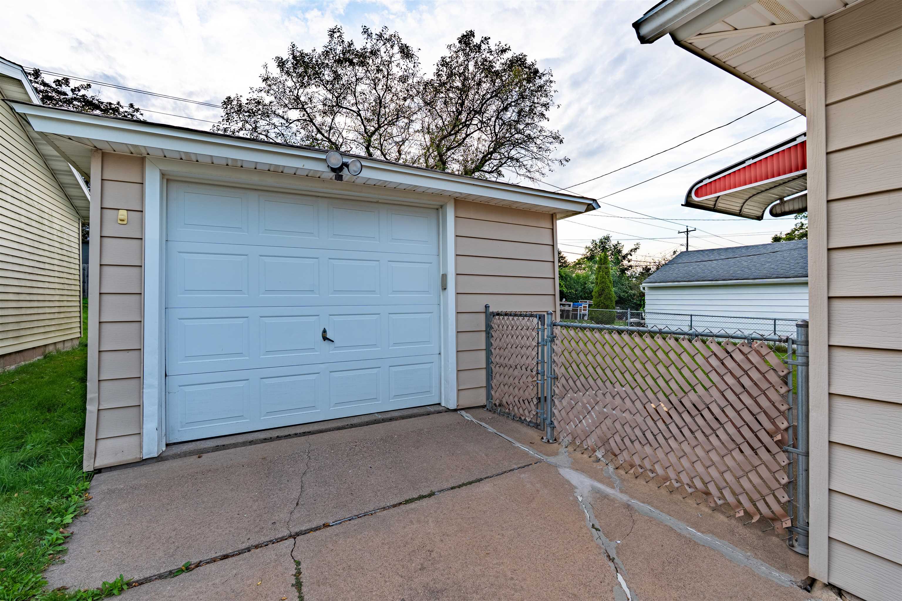 310 N 9TH AVENUE, Wausau, Wisconsin 54401, 2 Bedrooms Bedrooms, ,1 BathroomBathrooms,Residential,For Sale,310 N 9TH AVENUE,22604355