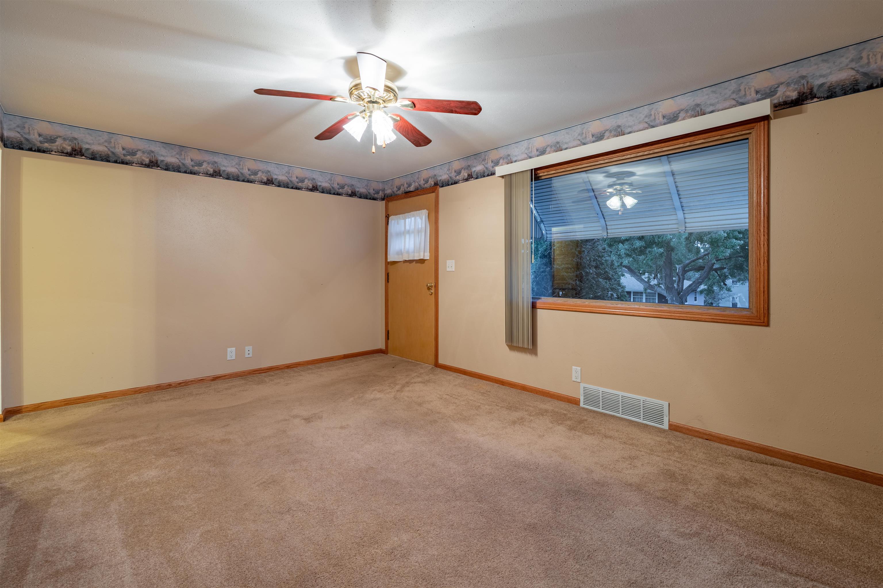 310 N 9TH AVENUE, Wausau, Wisconsin 54401, 2 Bedrooms Bedrooms, ,1 BathroomBathrooms,Residential,For Sale,310 N 9TH AVENUE,22604355