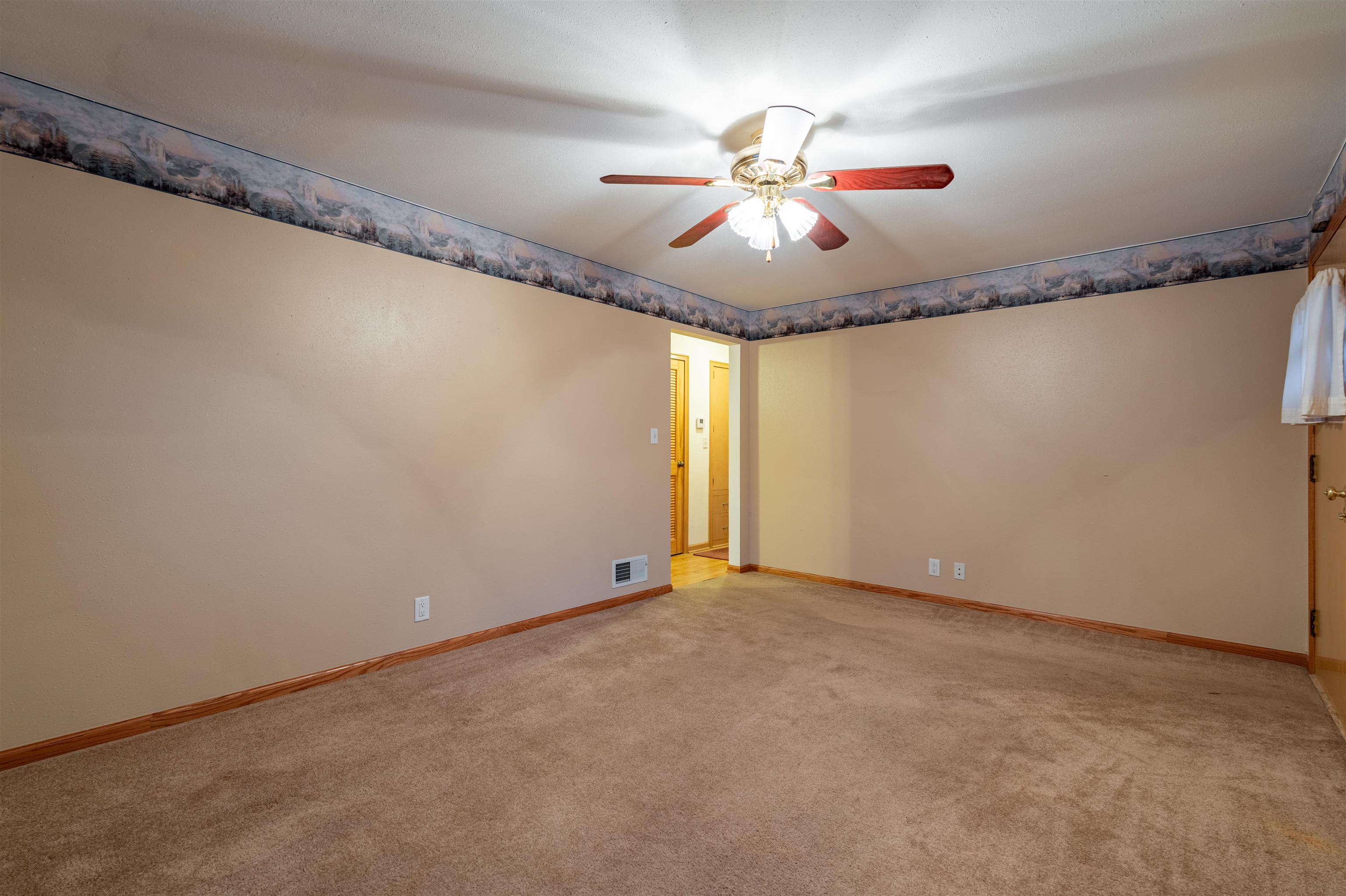 310 N 9TH AVENUE, Wausau, Wisconsin 54401, 2 Bedrooms Bedrooms, ,1 BathroomBathrooms,Residential,For Sale,310 N 9TH AVENUE,22604355