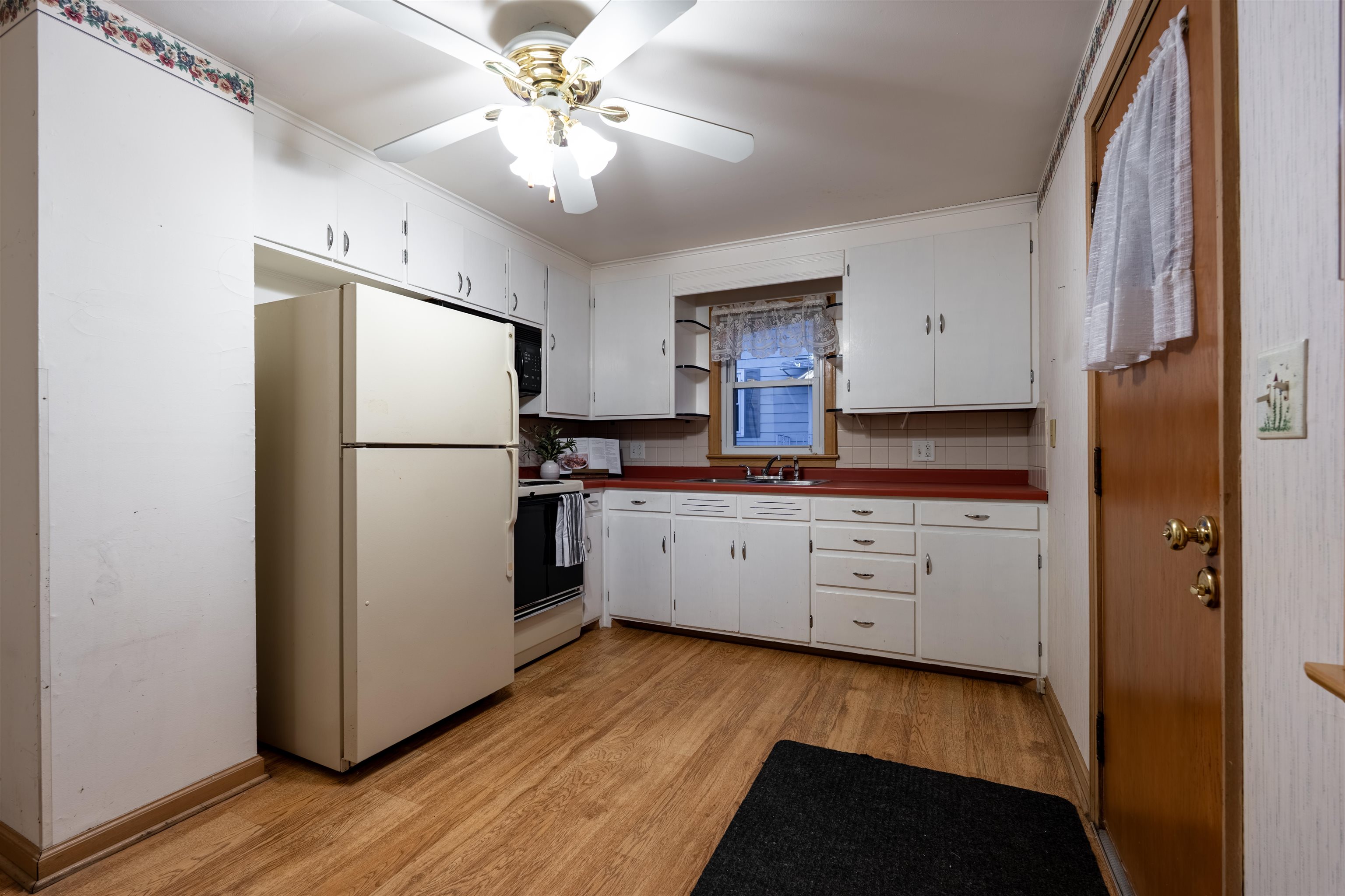 310 N 9TH AVENUE, Wausau, Wisconsin 54401, 2 Bedrooms Bedrooms, ,1 BathroomBathrooms,Residential,For Sale,310 N 9TH AVENUE,22604355