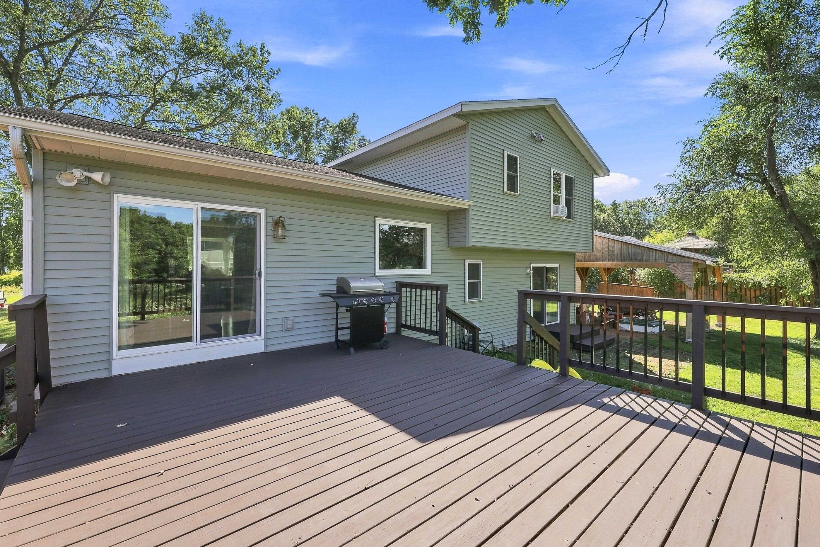 2710 SPRINGVILLE DRIVE, Plover, Wisconsin 54467, 4 Bedrooms Bedrooms, ,2 BathroomsBathrooms,Residential,For Sale,2710 SPRINGVILLE DRIVE,22604358