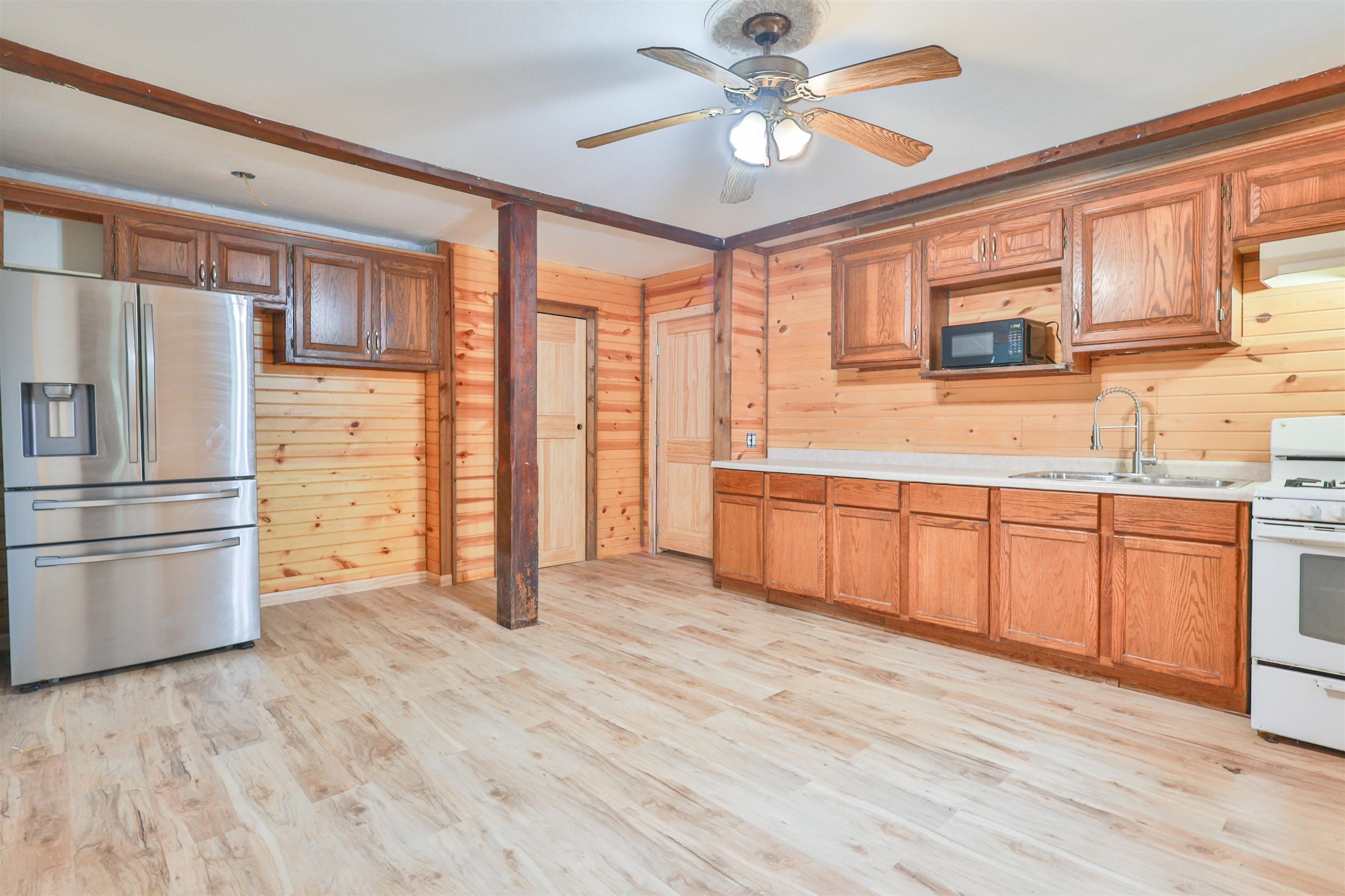 232625 COUNTY ROAD E, Athens, Wisconsin 54411, 3 Bedrooms Bedrooms, ,2 BathroomsBathrooms,Residential,For Sale,232625 COUNTY ROAD E,22604361