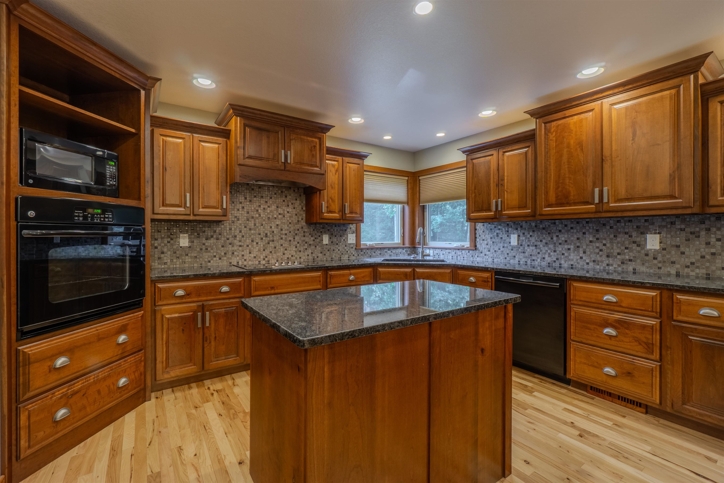 6807 N APACHE LANE, Weston, Wisconsin 54476, 4 Bedrooms Bedrooms, ,3 BathroomsBathrooms,Residential,For Sale,6807 N APACHE LANE,22604373