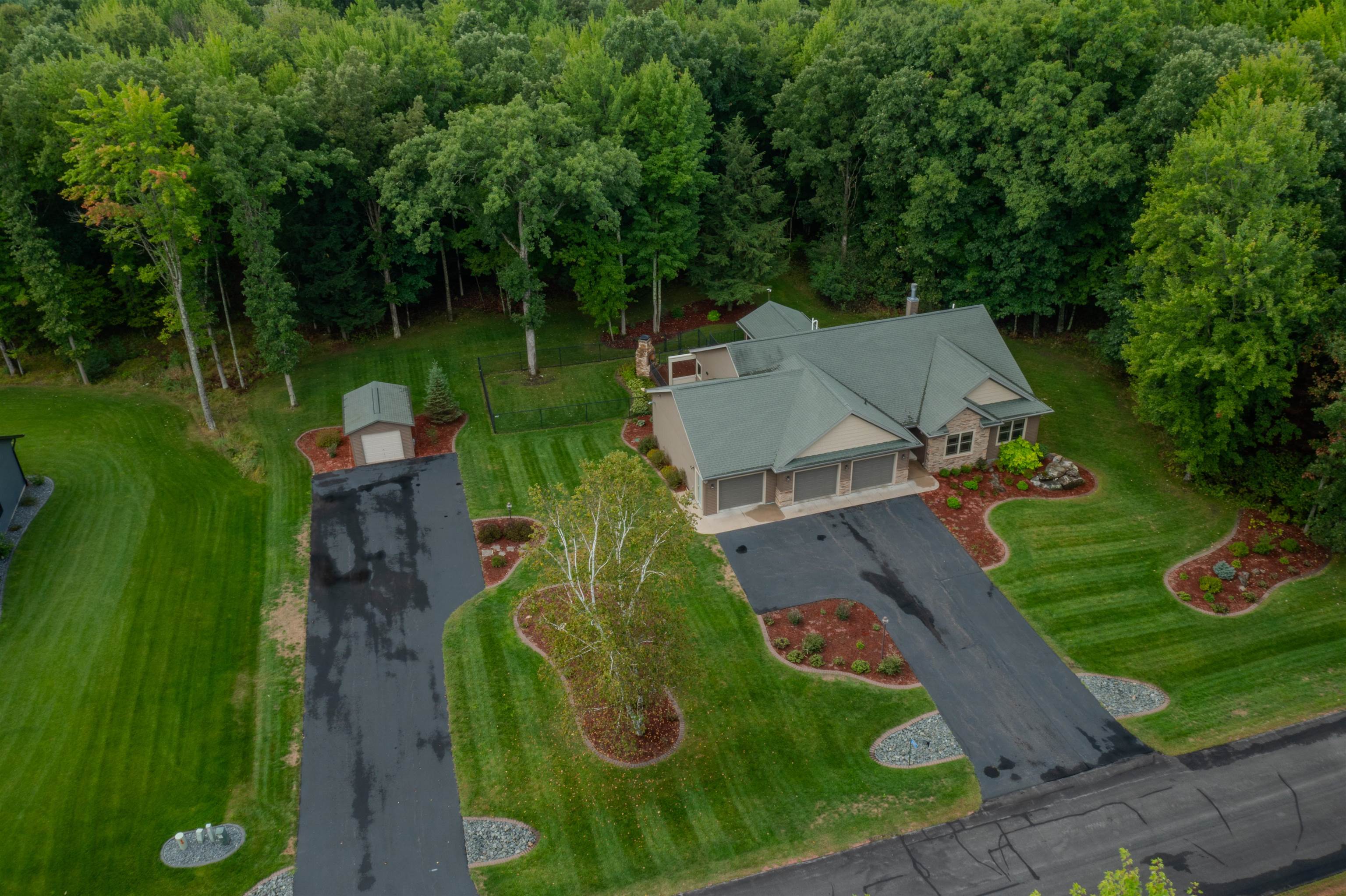 6807 N APACHE LANE, Weston, Wisconsin 54476, 4 Bedrooms Bedrooms, ,3 BathroomsBathrooms,Residential,For Sale,6807 N APACHE LANE,22604373