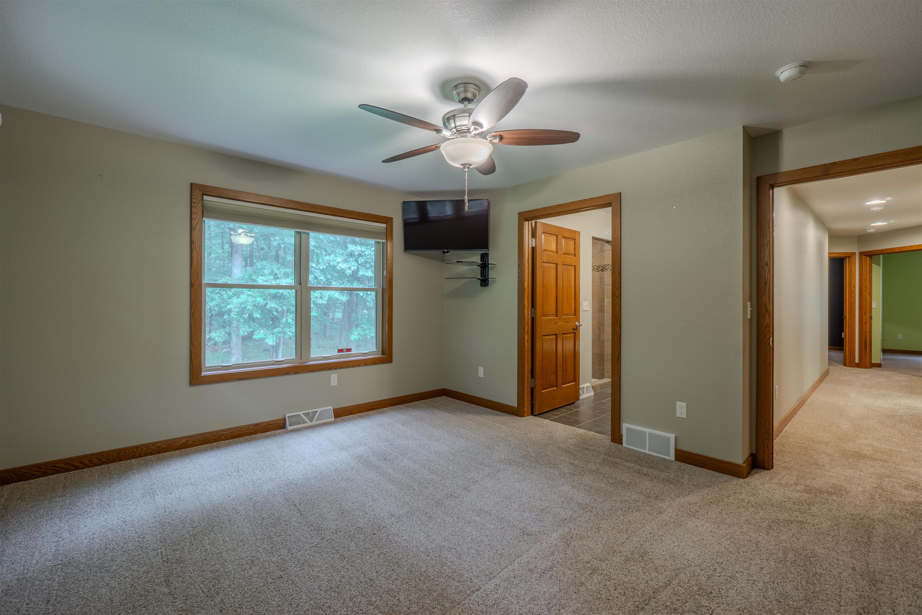 6807 N APACHE LANE, Weston, Wisconsin 54476, 4 Bedrooms Bedrooms, ,3 BathroomsBathrooms,Residential,For Sale,6807 N APACHE LANE,22604373