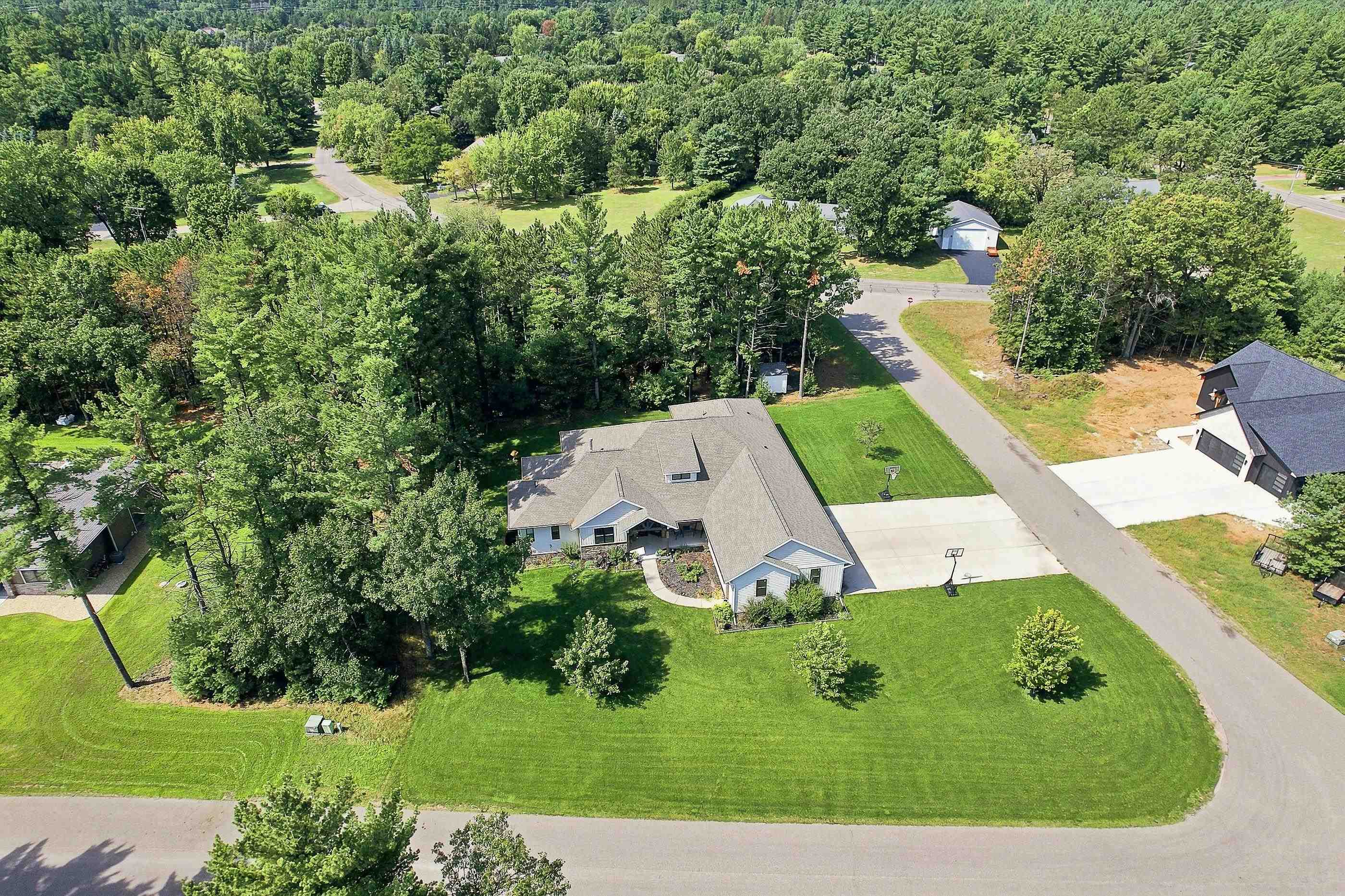 4910 PINECONE COURT, Wisconsin Rapids, Wisconsin 54494, 5 Bedrooms Bedrooms, ,3 BathroomsBathrooms,Residential,For Sale,4910 PINECONE COURT,22604377
