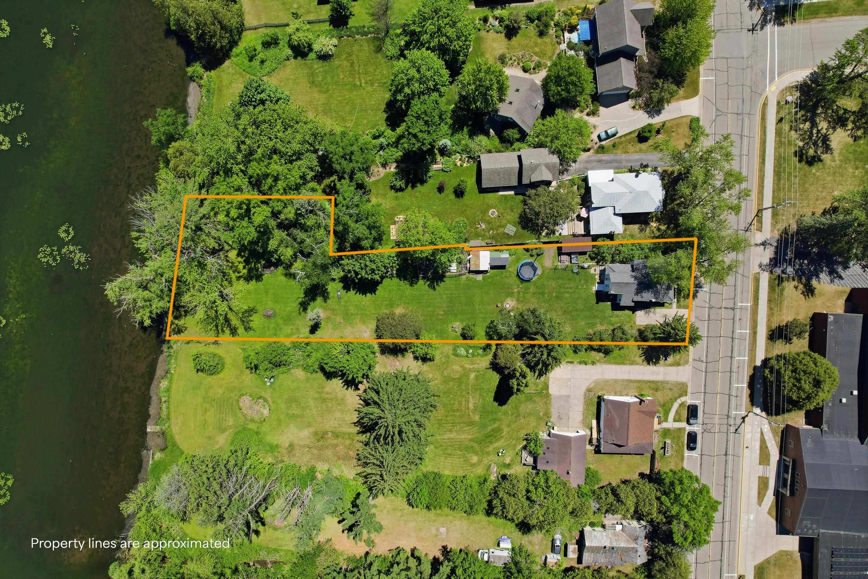 338 N MAIN STREET, Amherst, Wisconsin 54406, 3 Bedrooms Bedrooms, ,1 BathroomBathrooms,Residential,For Sale,338 N MAIN STREET,22604378