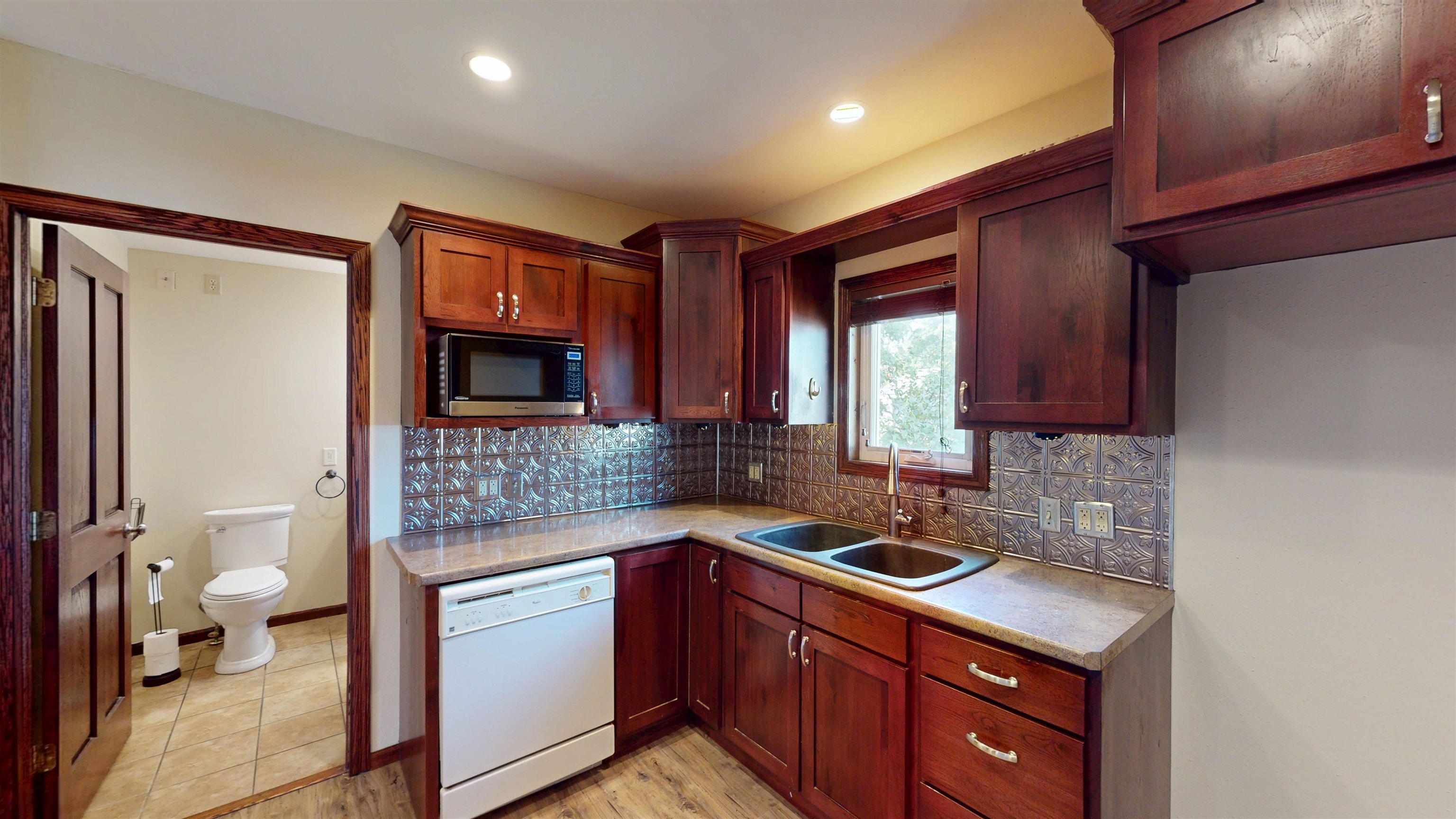 404 N CHERRY AVENUE, Marshfield, Wisconsin 54449, 3 Bedrooms Bedrooms, ,1 BathroomBathrooms,Residential,For Sale,404 N CHERRY AVENUE,22604384