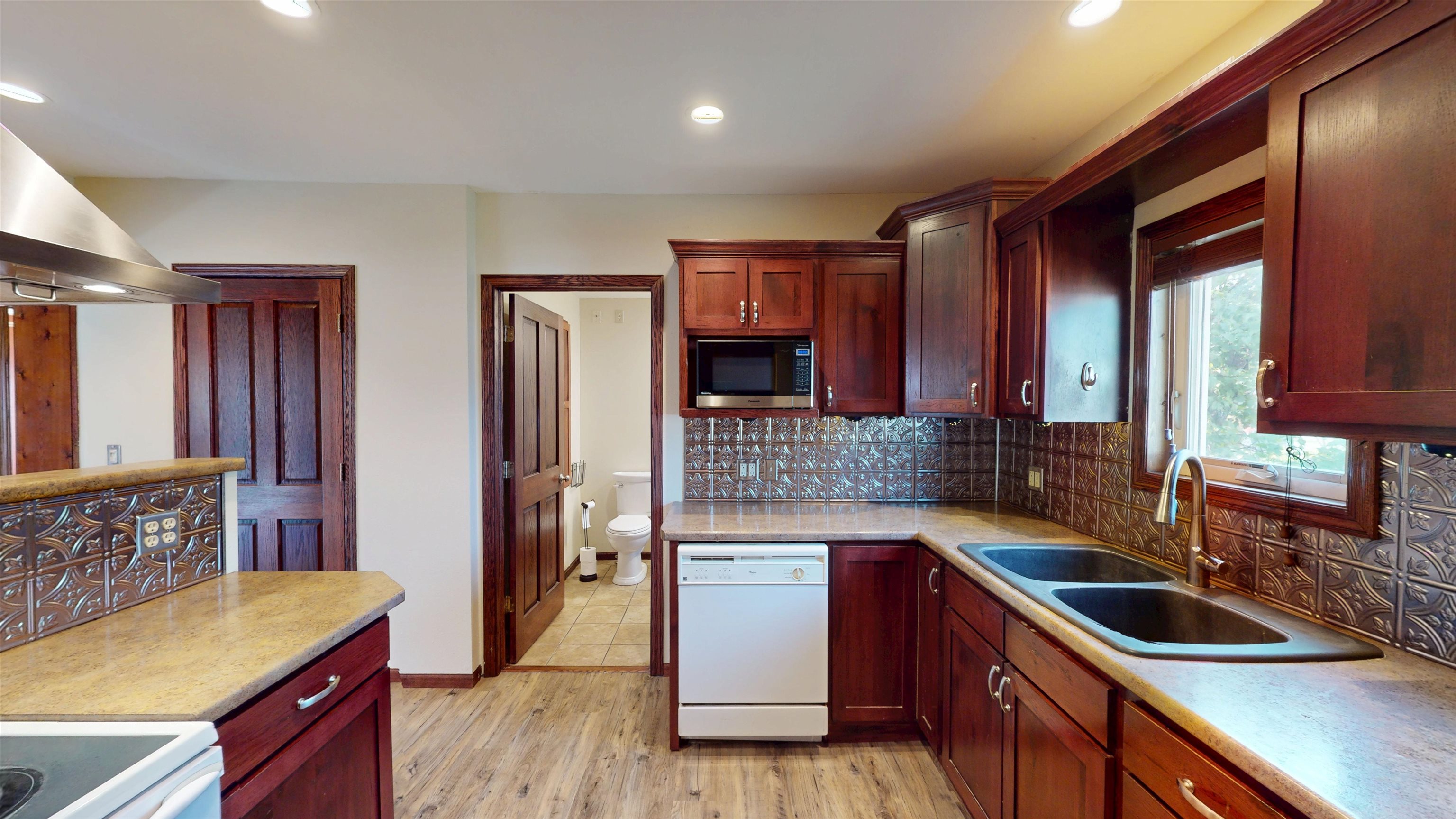 404 N CHERRY AVENUE, Marshfield, Wisconsin 54449, 3 Bedrooms Bedrooms, ,1 BathroomBathrooms,Residential,For Sale,404 N CHERRY AVENUE,22604384