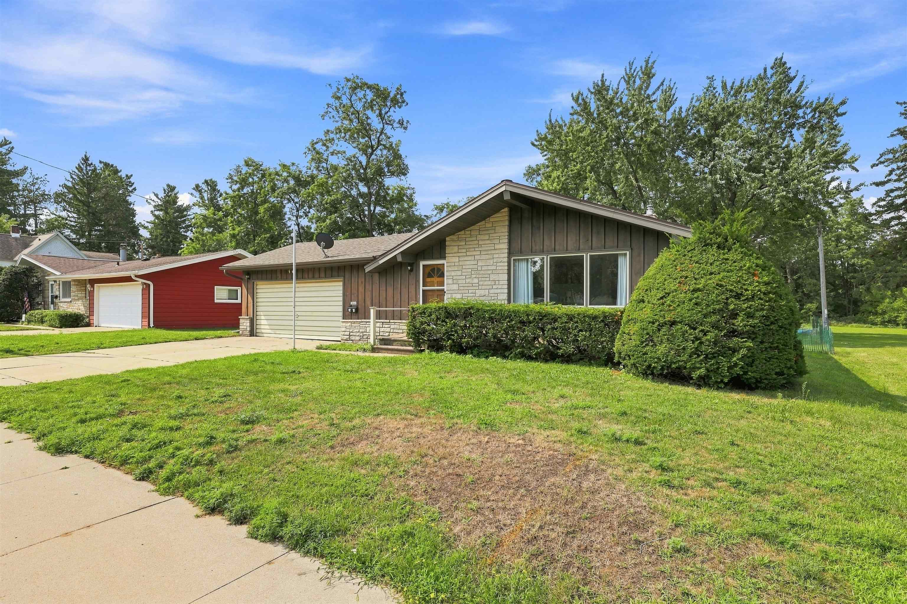 2840 WATER STREET, Stevens Point, Wisconsin 54481, 3 Bedrooms Bedrooms, ,1 BathroomBathrooms,Residential,For Sale,2840 WATER STREET,22604392