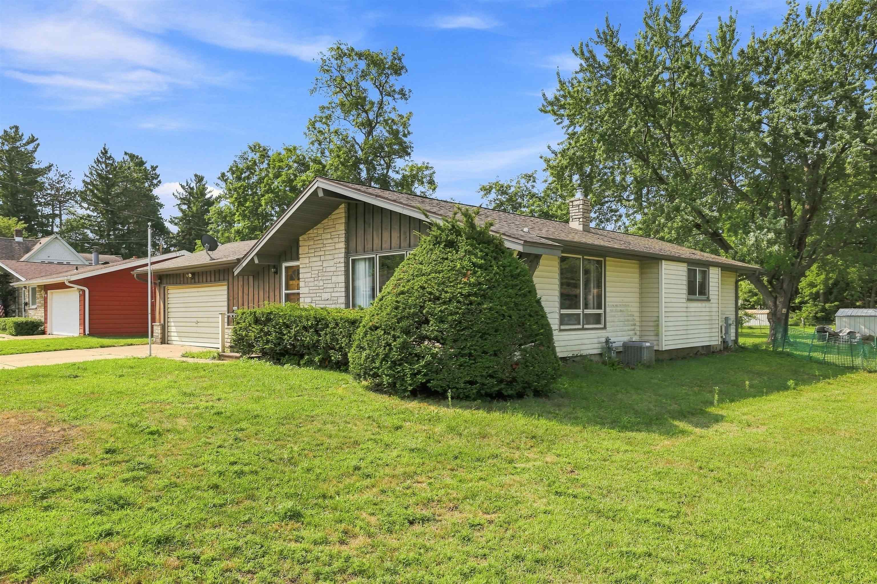 2840 WATER STREET, Stevens Point, Wisconsin 54481, 3 Bedrooms Bedrooms, ,1 BathroomBathrooms,Residential,For Sale,2840 WATER STREET,22604392