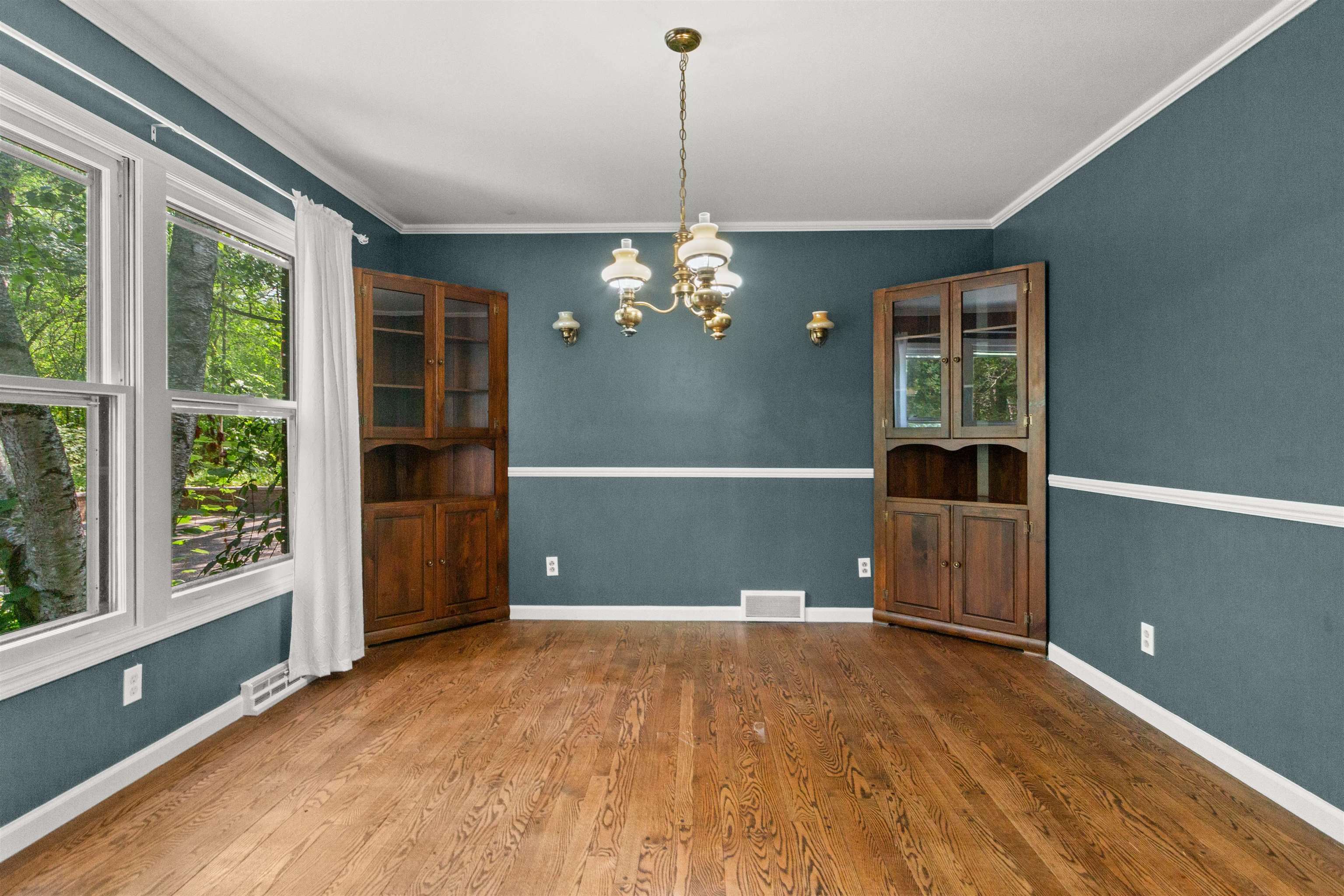 2421 RAINBOW DRIVE, Plover, Wisconsin 54467, 5 Bedrooms Bedrooms, ,3 BathroomsBathrooms,Residential,For Sale,2421 RAINBOW DRIVE,22604395