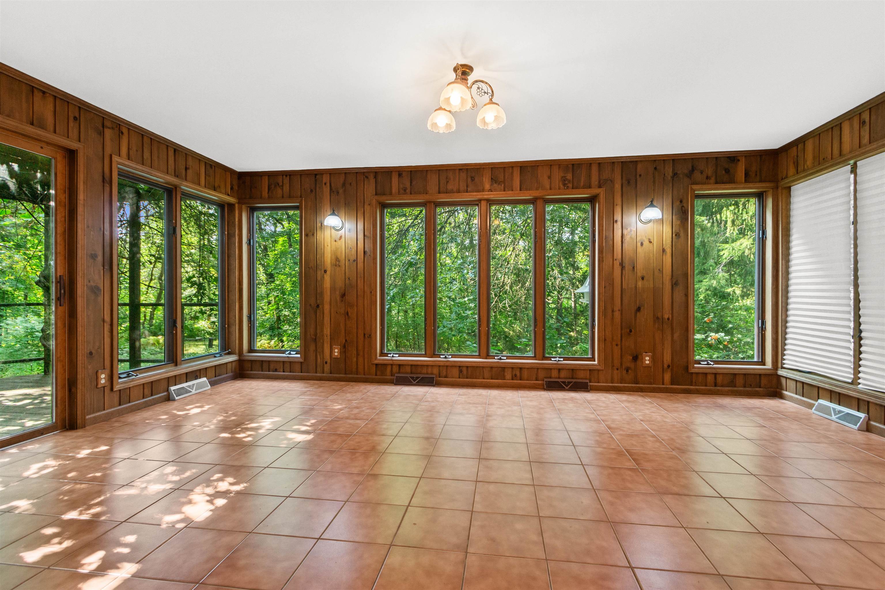 2421 RAINBOW DRIVE, Plover, Wisconsin 54467, 5 Bedrooms Bedrooms, ,3 BathroomsBathrooms,Residential,For Sale,2421 RAINBOW DRIVE,22604395
