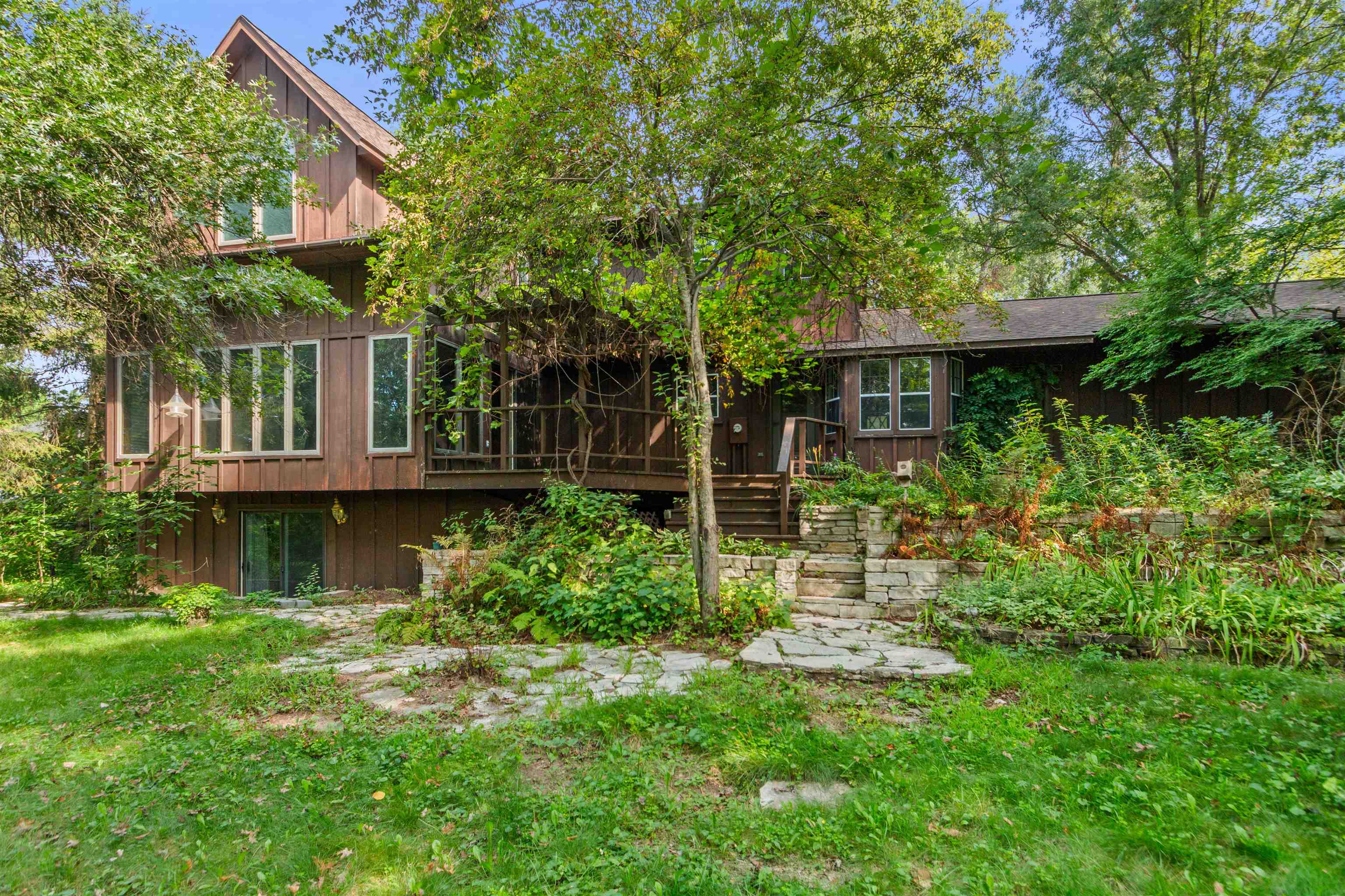 2421 RAINBOW DRIVE, Plover, Wisconsin 54467, 5 Bedrooms Bedrooms, ,3 BathroomsBathrooms,Residential,For Sale,2421 RAINBOW DRIVE,22604395