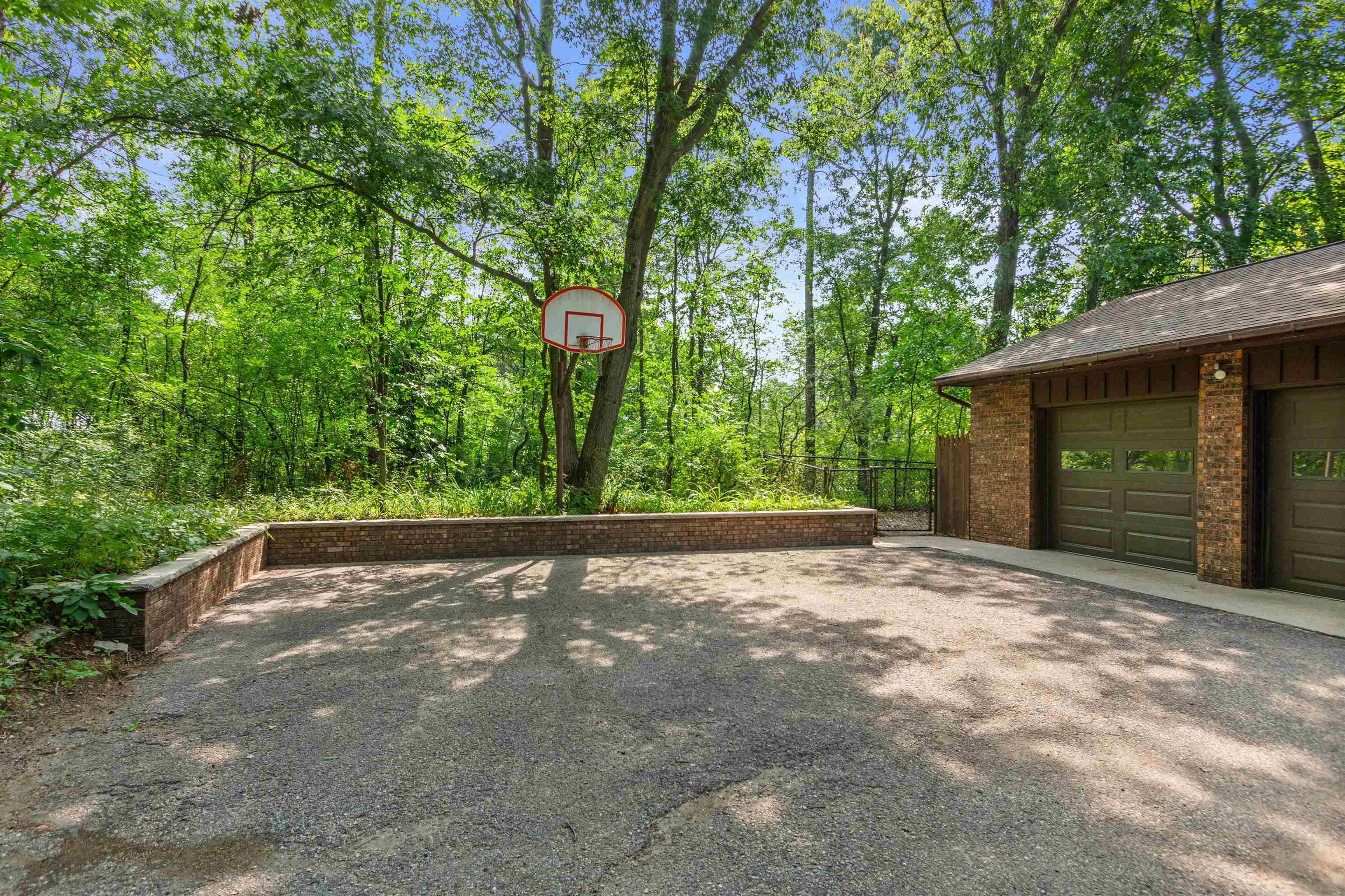 2421 RAINBOW DRIVE, Plover, Wisconsin 54467, 5 Bedrooms Bedrooms, ,3 BathroomsBathrooms,Residential,For Sale,2421 RAINBOW DRIVE,22604395