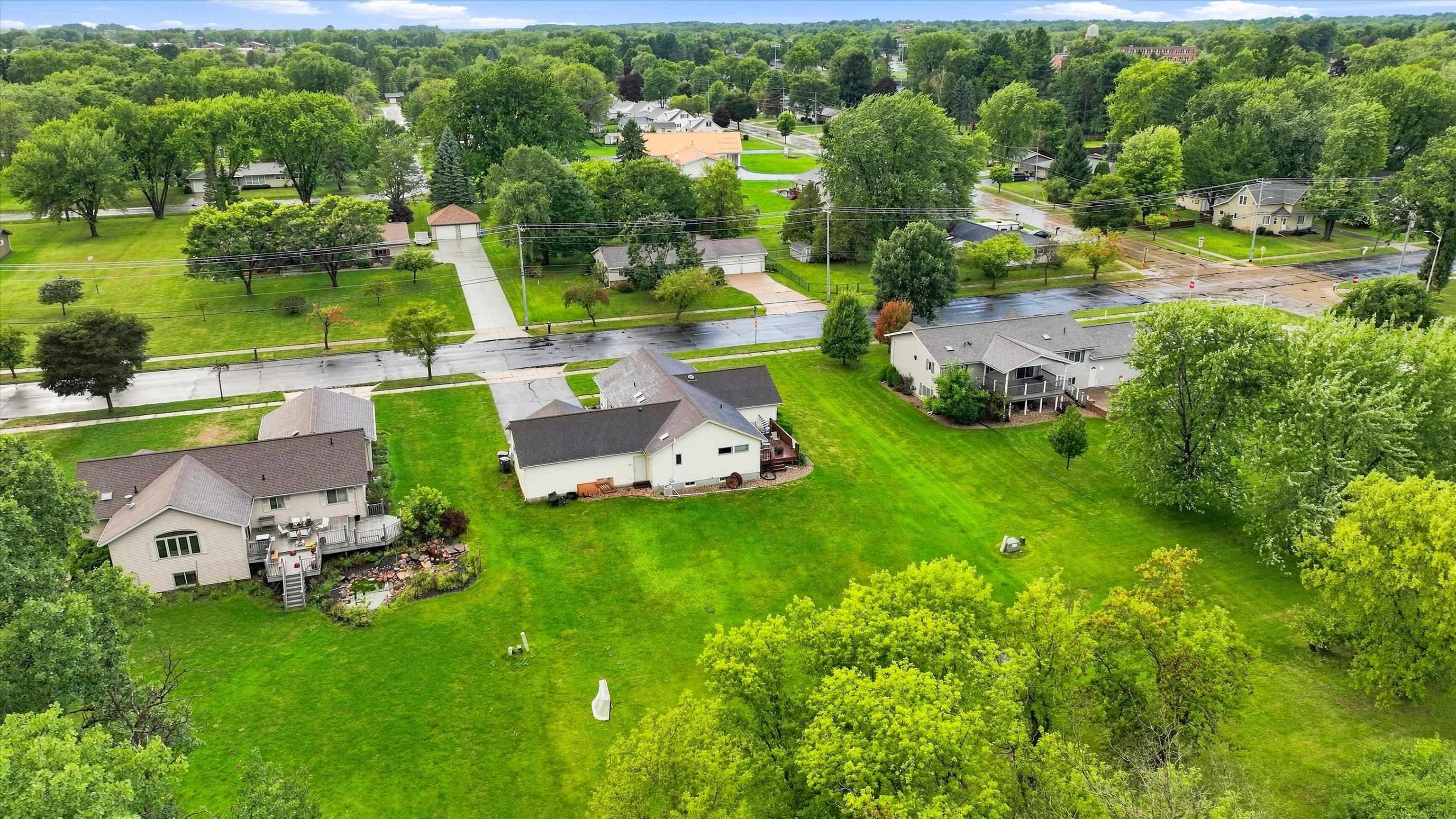 1413 S WASHINGTON AVENUE, Marshfield, Wisconsin 54449, 3 Bedrooms Bedrooms, ,2 BathroomsBathrooms,Residential,For Sale,1413 S WASHINGTON AVENUE,22604402