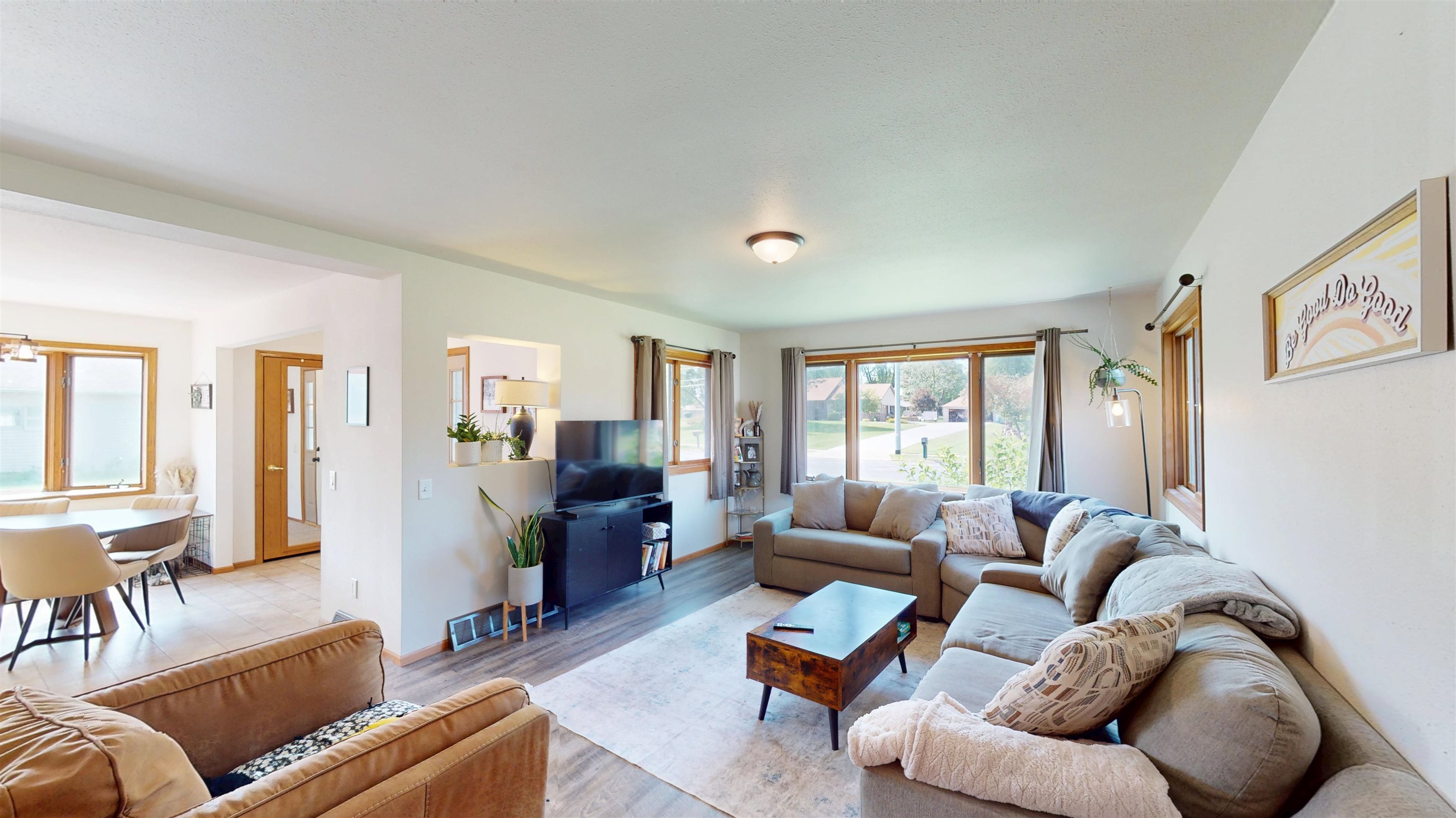 1413 S WASHINGTON AVENUE, Marshfield, Wisconsin 54449, 3 Bedrooms Bedrooms, ,2 BathroomsBathrooms,Residential,For Sale,1413 S WASHINGTON AVENUE,22604402