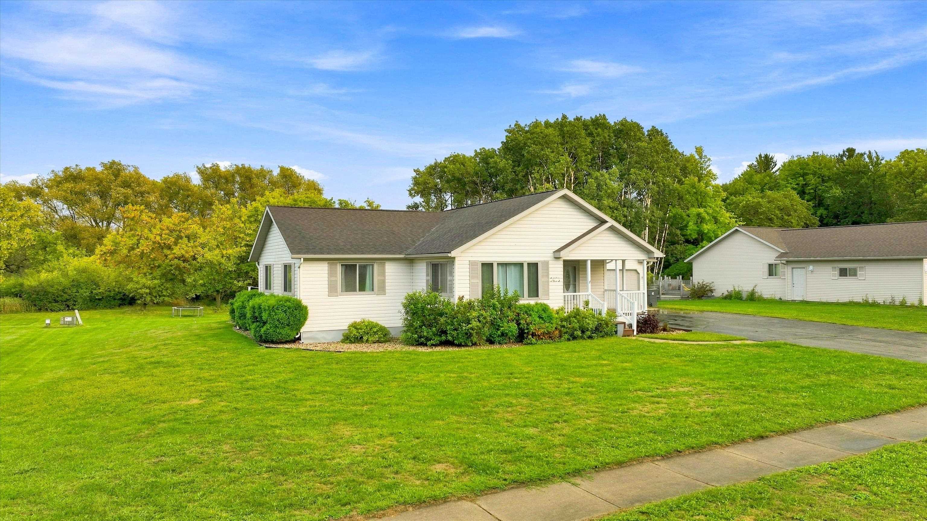 1413 S WASHINGTON AVENUE, Marshfield, Wisconsin 54449, 3 Bedrooms Bedrooms, ,2 BathroomsBathrooms,Residential,For Sale,1413 S WASHINGTON AVENUE,22604402