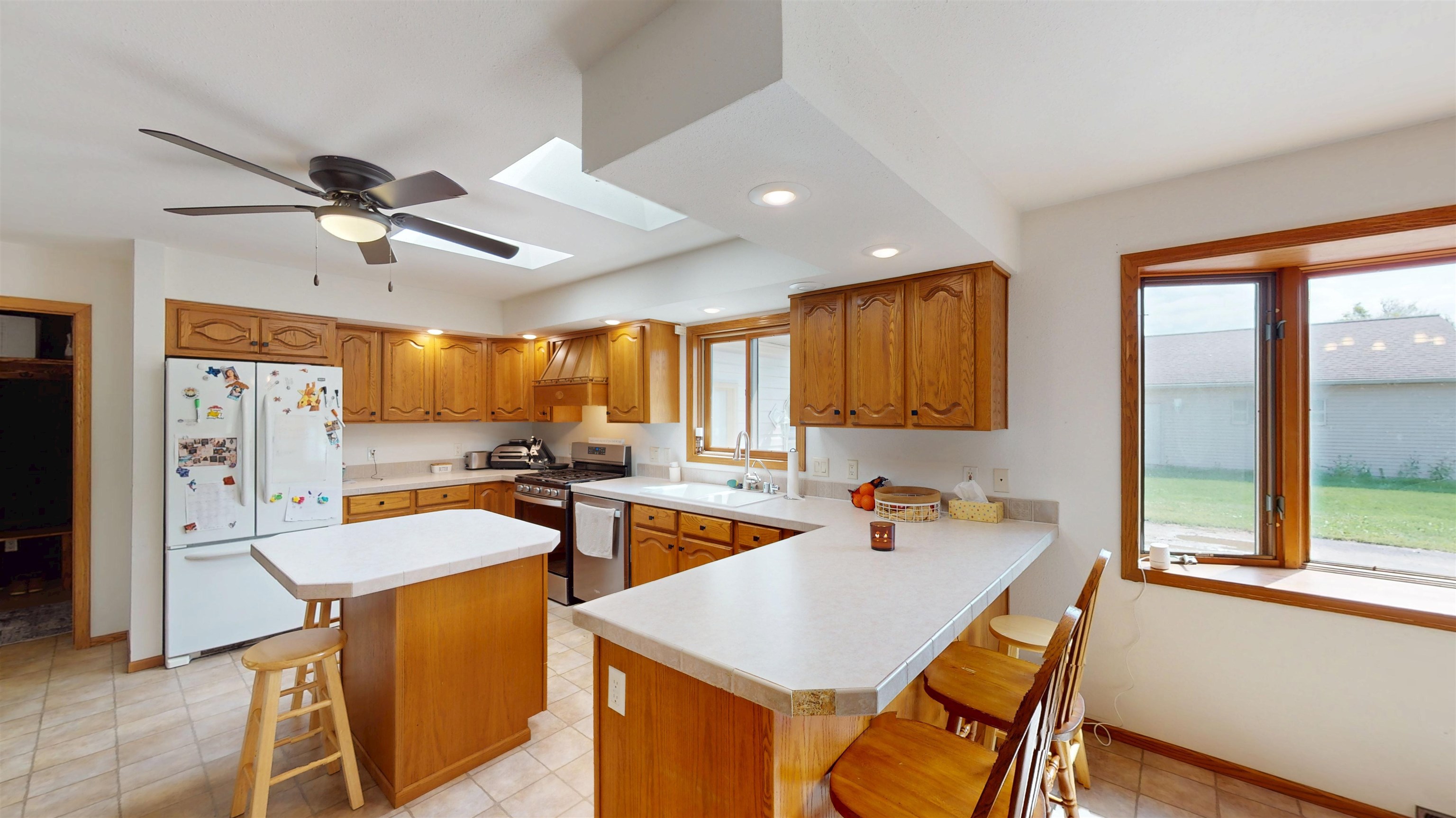 1413 S WASHINGTON AVENUE, Marshfield, Wisconsin 54449, 3 Bedrooms Bedrooms, ,2 BathroomsBathrooms,Residential,For Sale,1413 S WASHINGTON AVENUE,22604402
