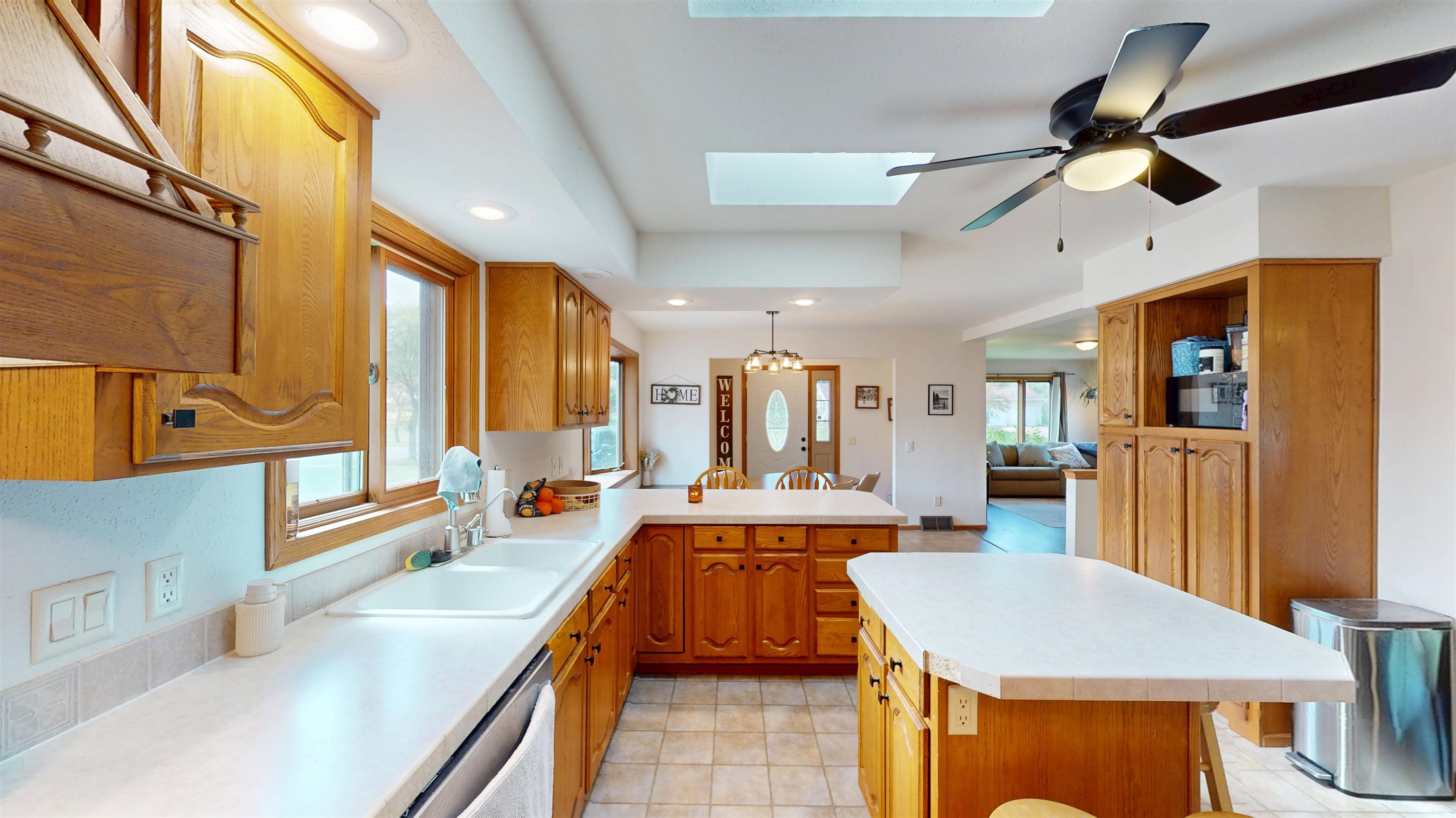 1413 S WASHINGTON AVENUE, Marshfield, Wisconsin 54449, 3 Bedrooms Bedrooms, ,2 BathroomsBathrooms,Residential,For Sale,1413 S WASHINGTON AVENUE,22604402