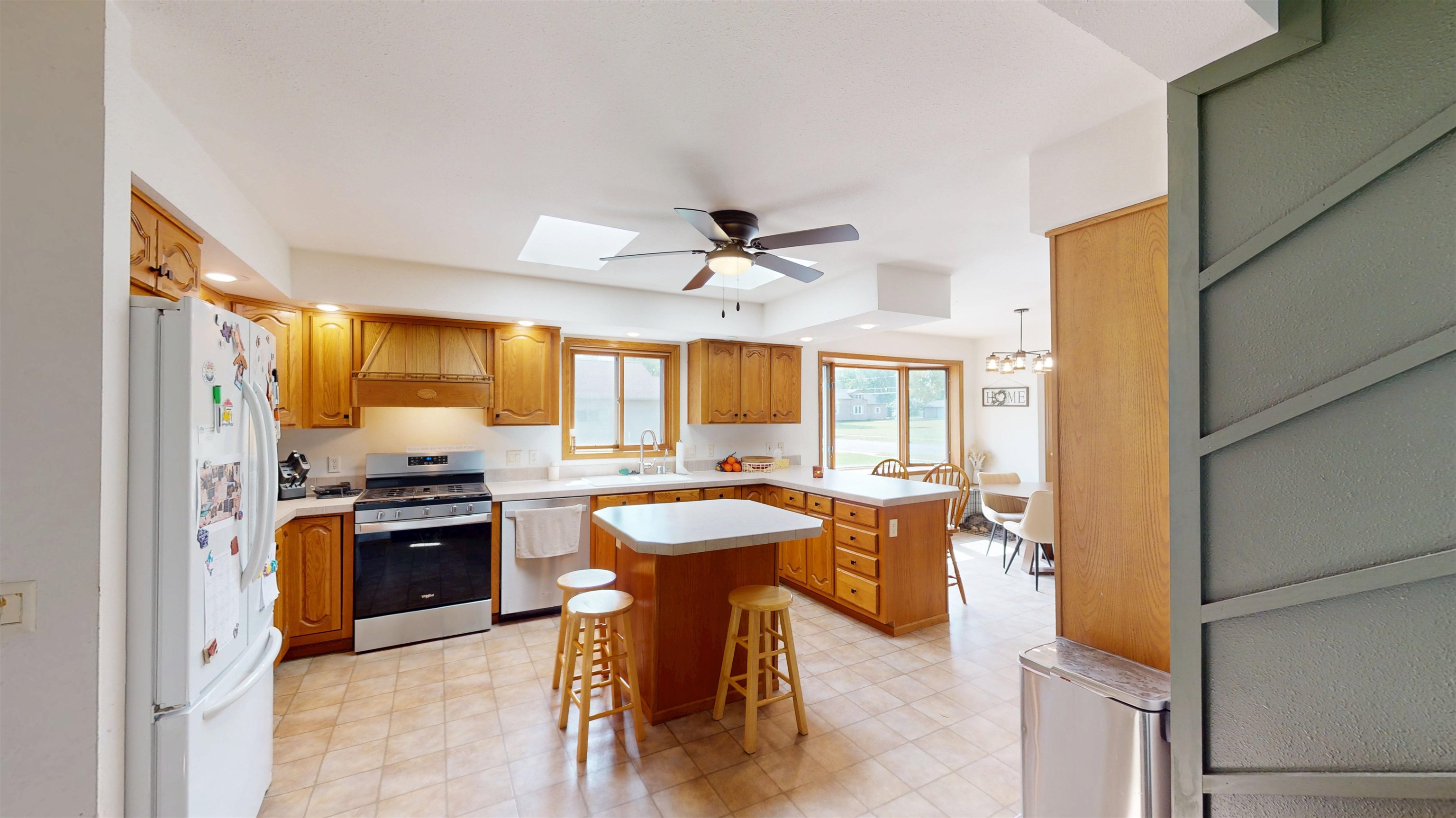 1413 S WASHINGTON AVENUE, Marshfield, Wisconsin 54449, 3 Bedrooms Bedrooms, ,2 BathroomsBathrooms,Residential,For Sale,1413 S WASHINGTON AVENUE,22604402