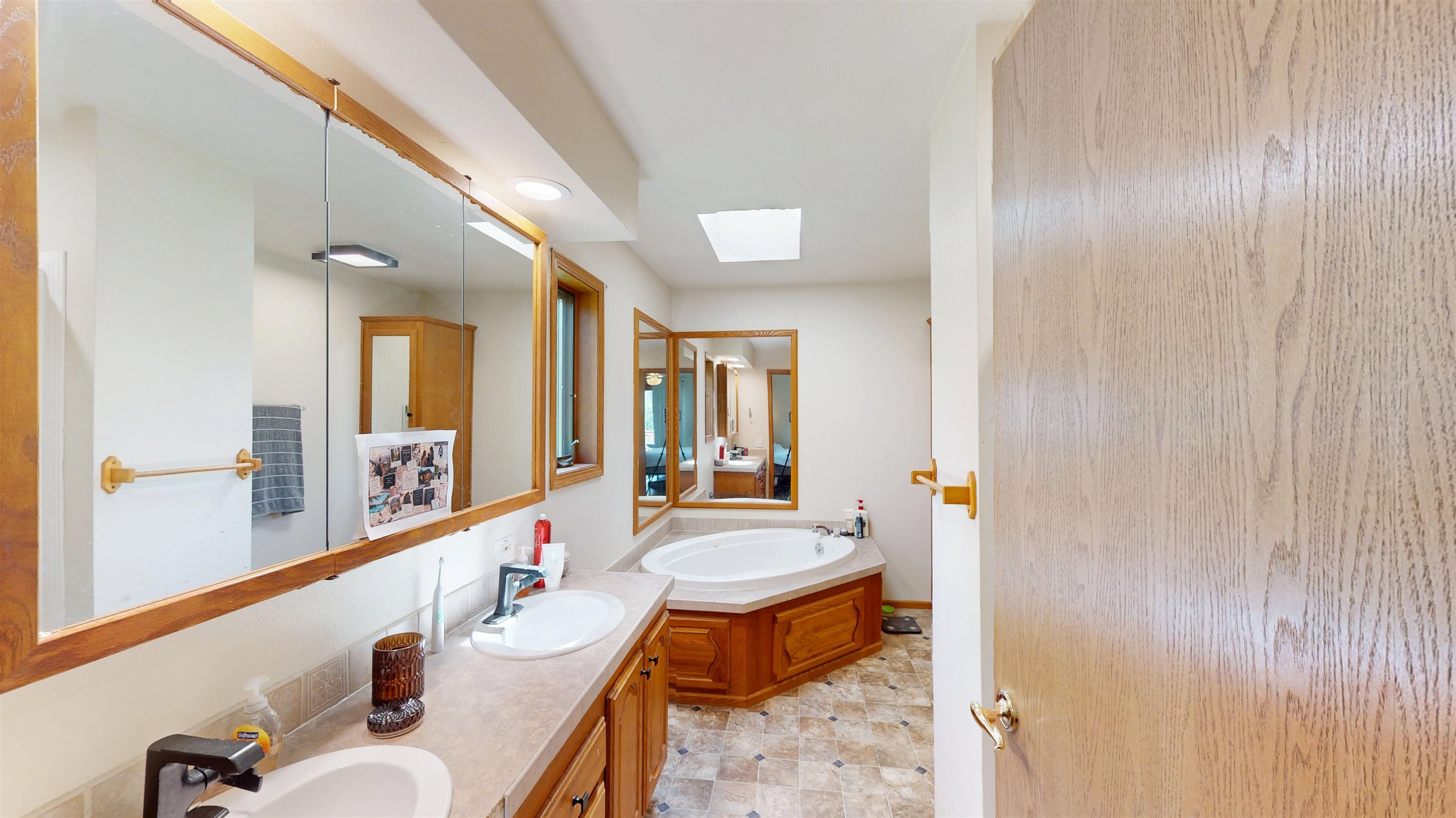 1413 S WASHINGTON AVENUE, Marshfield, Wisconsin 54449, 3 Bedrooms Bedrooms, ,2 BathroomsBathrooms,Residential,For Sale,1413 S WASHINGTON AVENUE,22604402