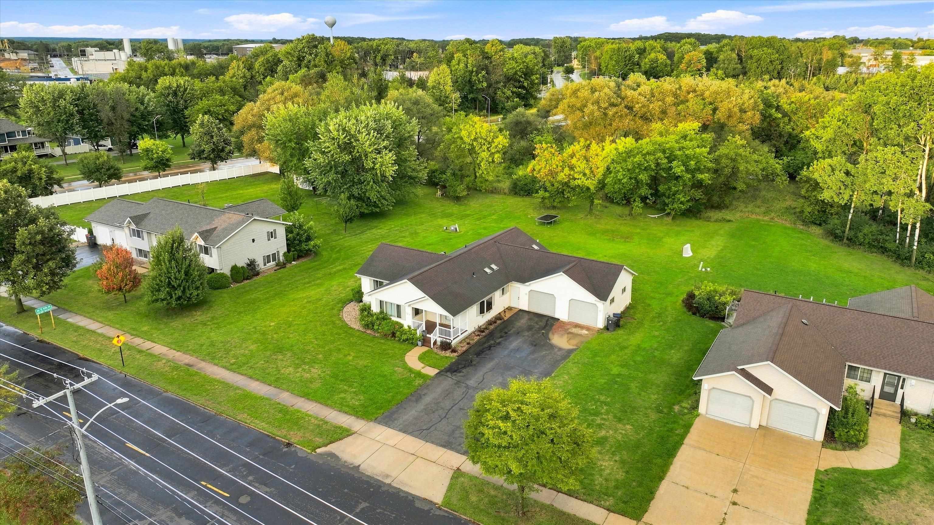 1413 S WASHINGTON AVENUE, Marshfield, Wisconsin 54449, 3 Bedrooms Bedrooms, ,2 BathroomsBathrooms,Residential,For Sale,1413 S WASHINGTON AVENUE,22604402